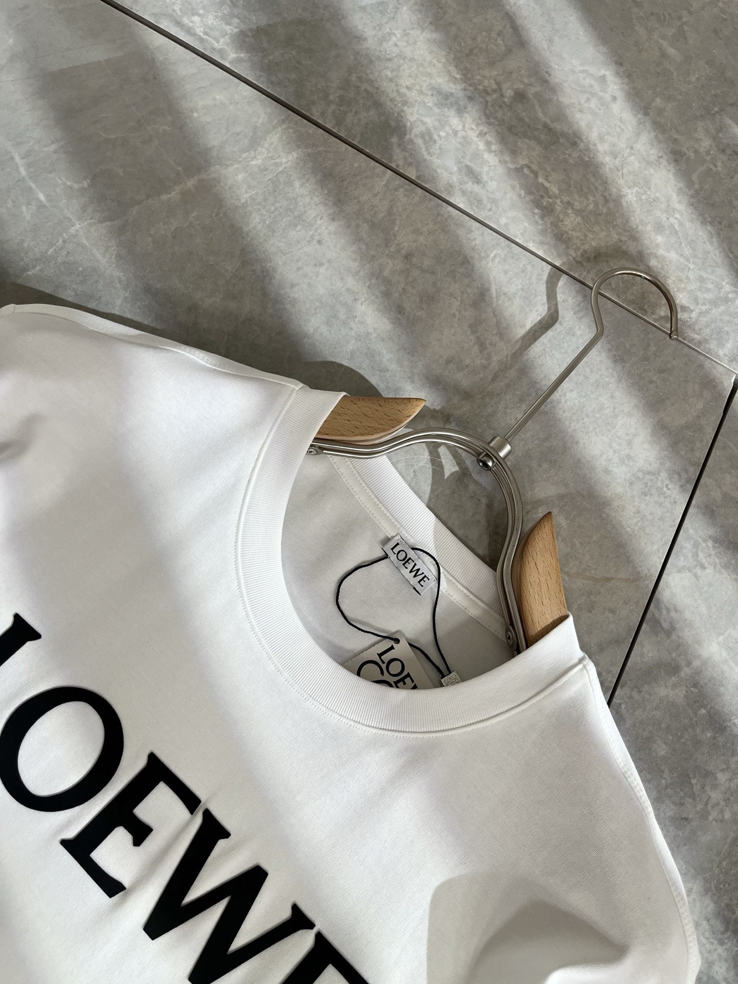  LOE*WE罗*威 2025春夏新款男女同款👫短袖T恤，意大利原厂订单渠道，极具个性高级风，标志log