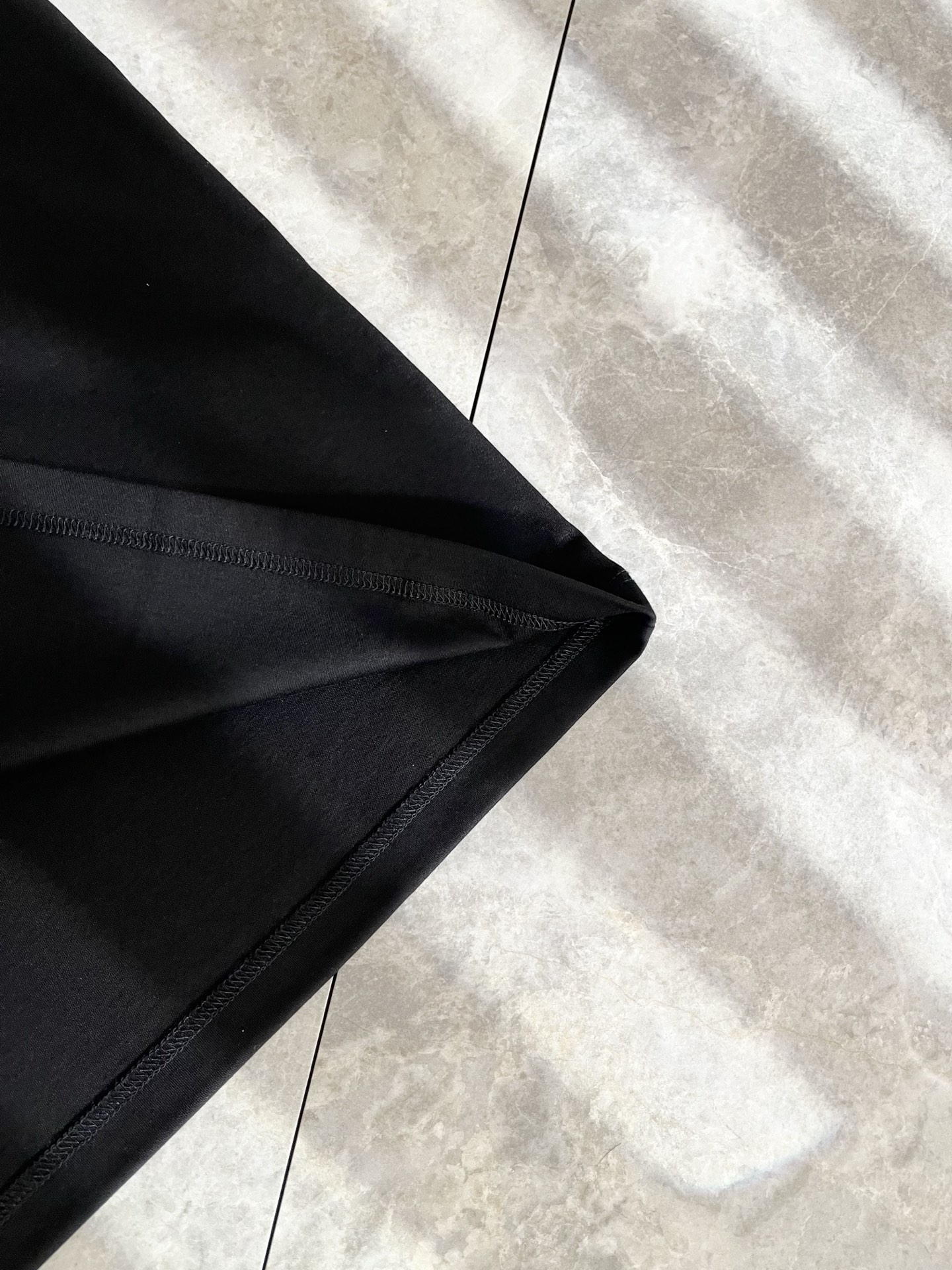  LOE*WE罗*威 2025春夏新款男女同款👫短袖T恤，意大利原厂订单渠道，极具个性高级风，标志log