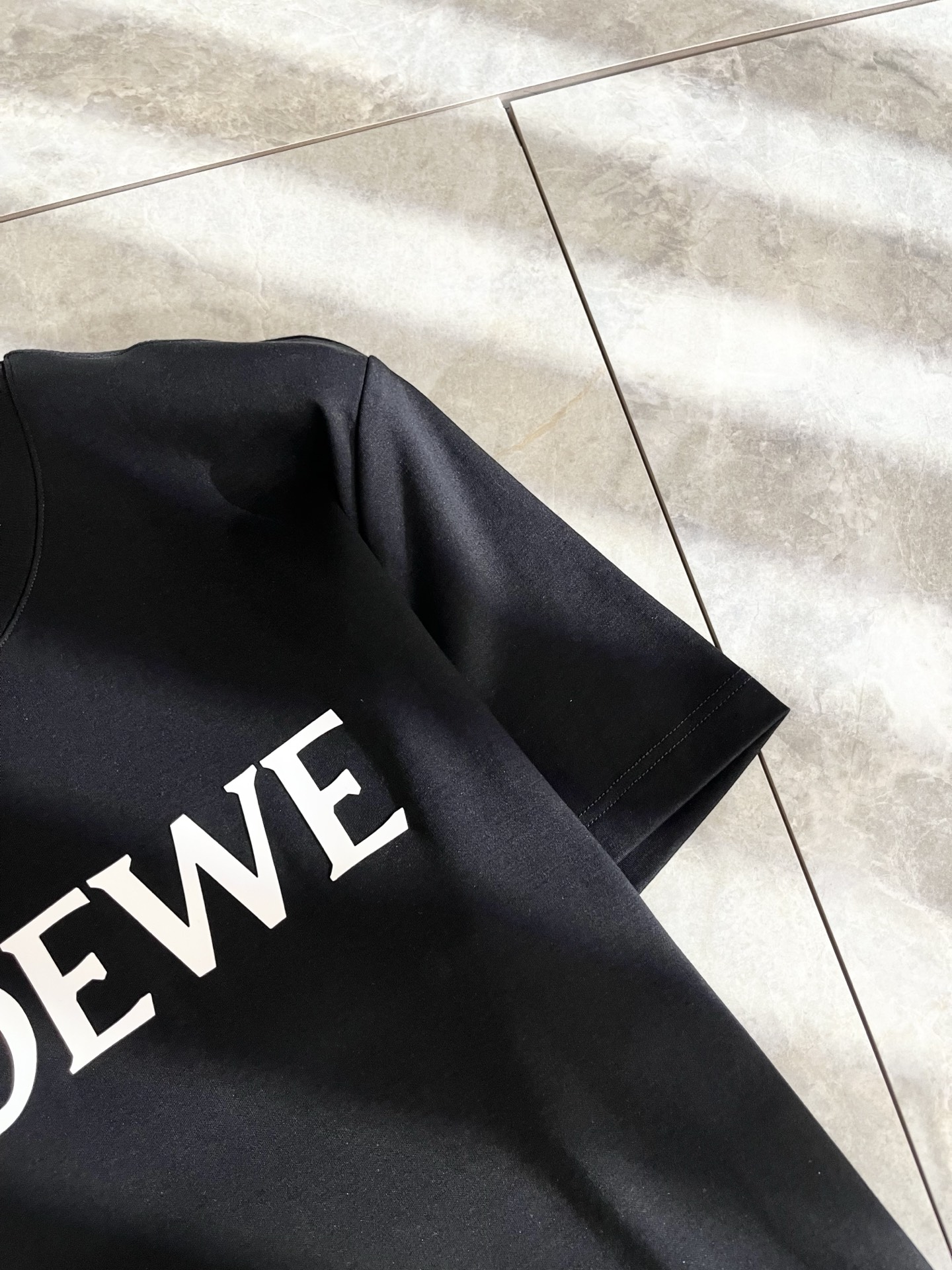  LOE*WE罗*威 2025春夏新款男女同款👫短袖T恤，意大利原厂订单渠道，极具个性高级风，标志log