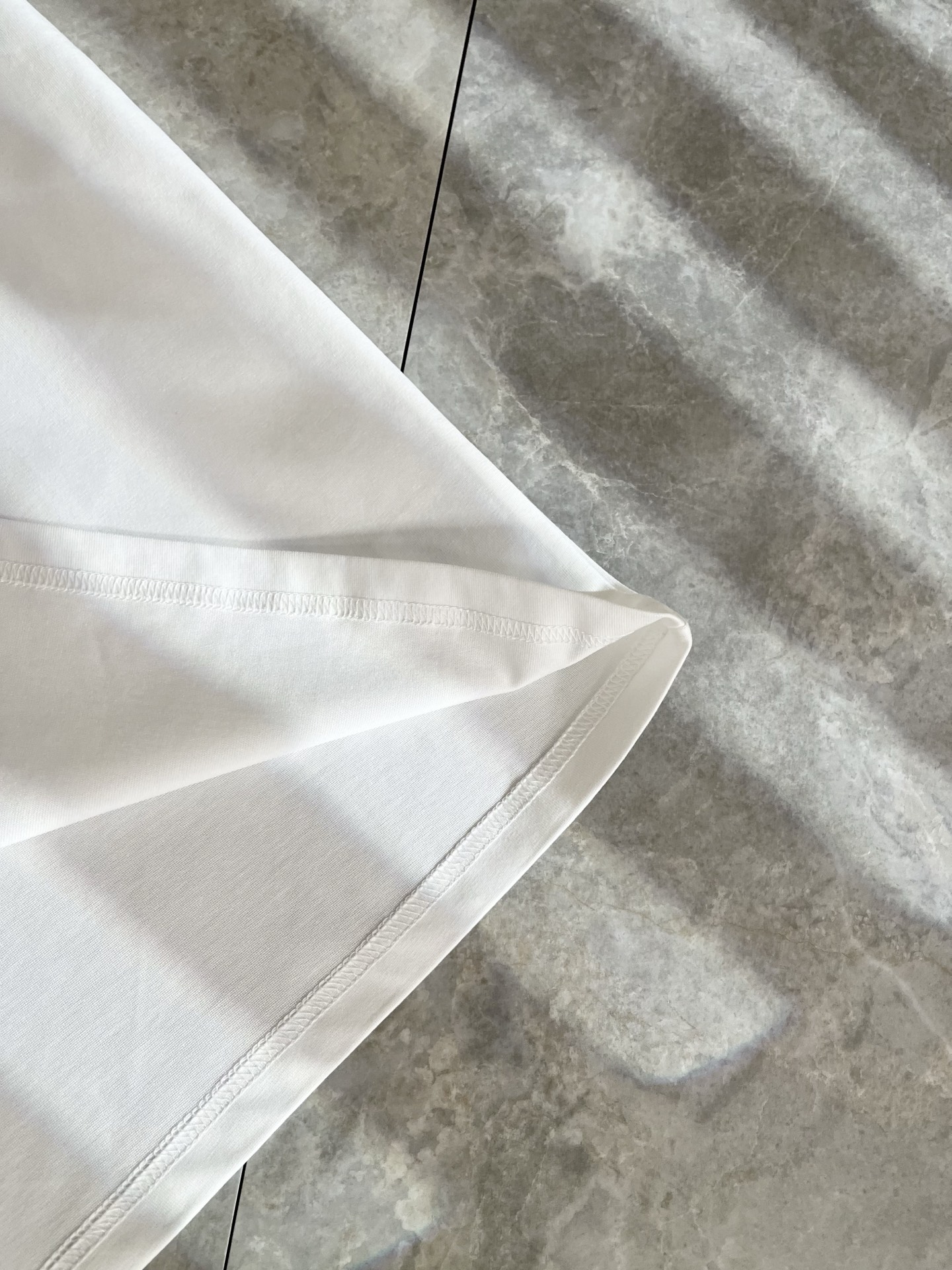   BURBER*Y巴*莉2025春夏新品男女同款👫短袖T恤，重磅来袭，最近比较火热的环保纯棉面料制作而