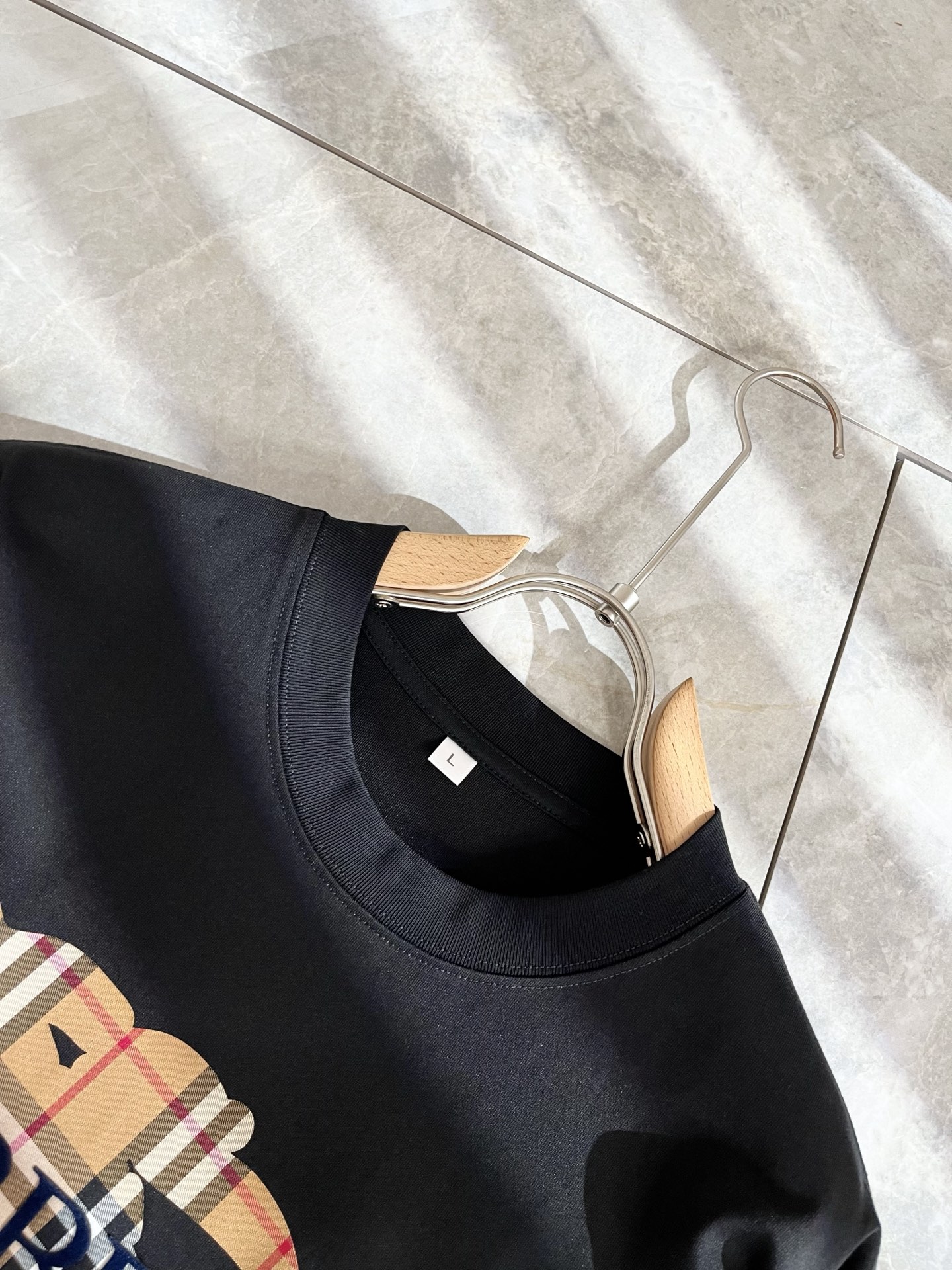   BURBER*Y巴*莉2025春夏新品男女同款👫短袖T恤，重磅来袭，最近比较火热的环保纯棉面料制作而