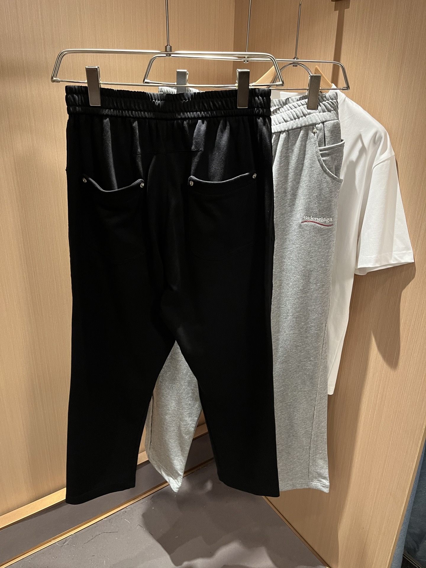  BALENCIA*巴黎*家 2025秋冬新款休闲裤，巴黎世家 刺绣字母logo图案设计！新款现货 YB