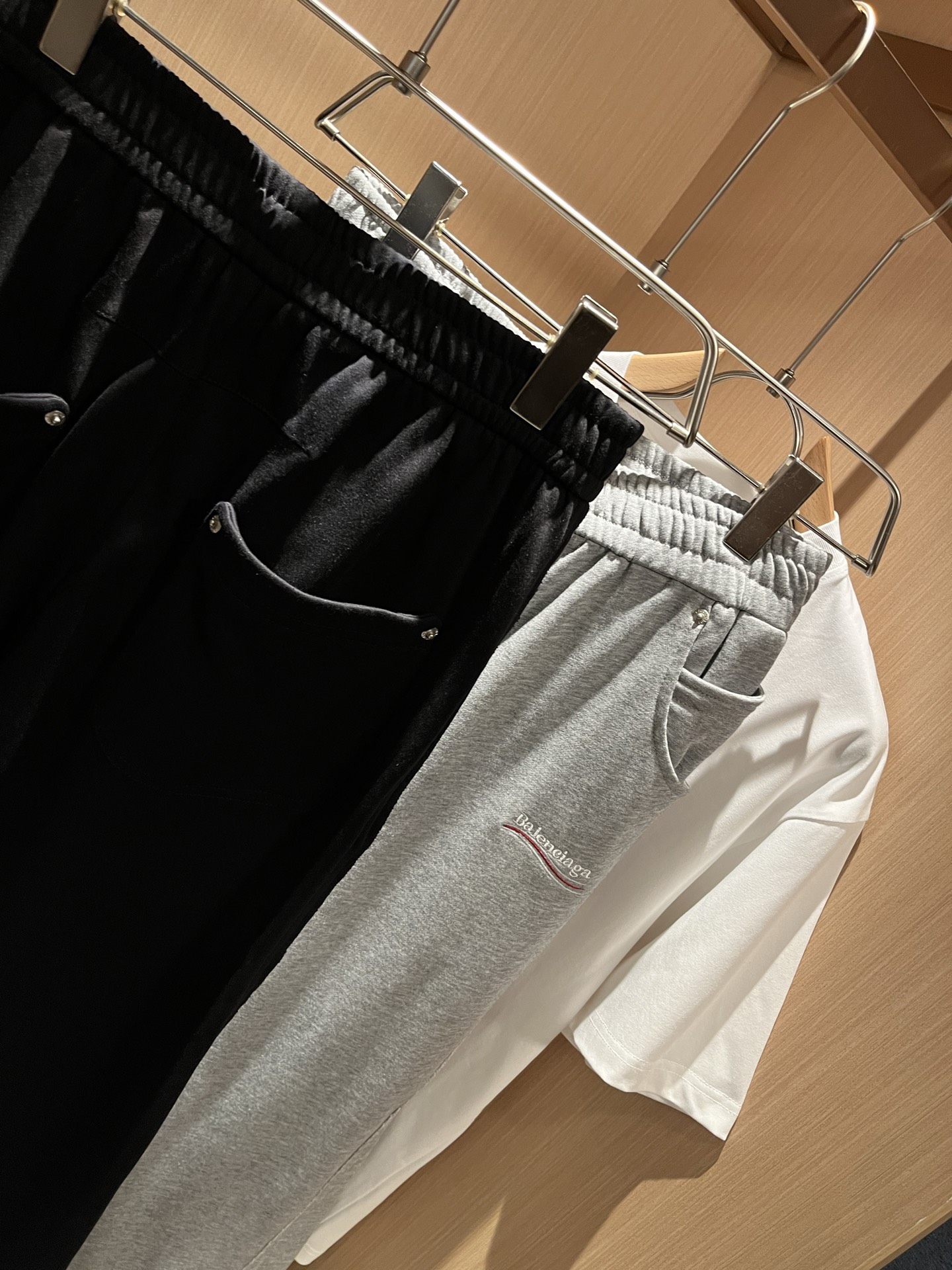  BALENCIA*巴黎*家 2025秋冬新款休闲裤，巴黎世家 刺绣字母logo图案设计！新款现货 YB