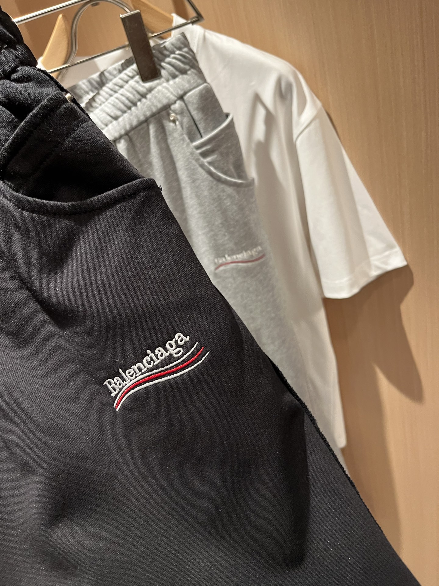  BALENCIA*巴黎*家 2025秋冬新款休闲裤，巴黎世家 刺绣字母logo图案设计！新款现货 YB