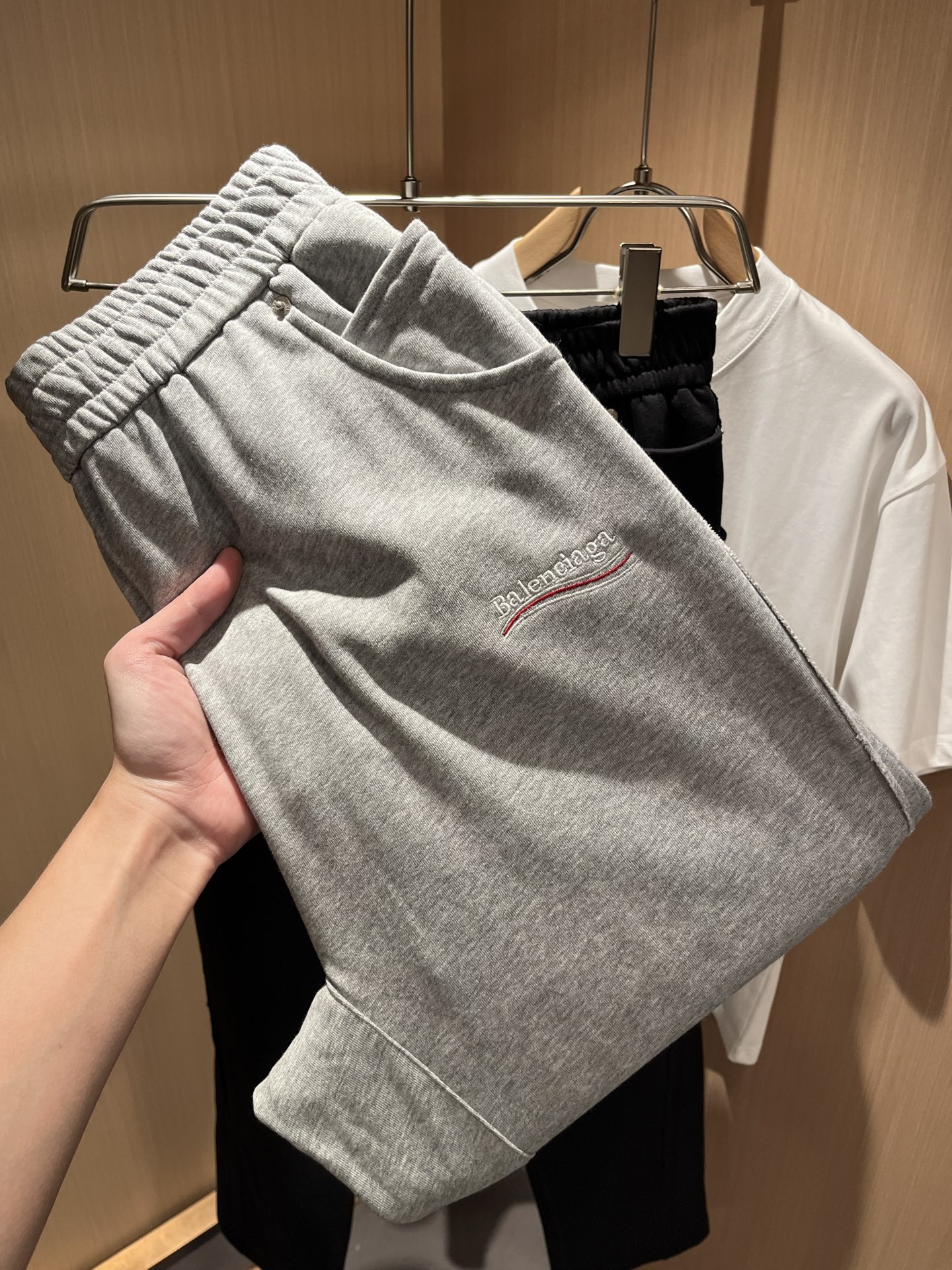  BALENCIA*巴黎*家 2025秋冬新款休闲裤，巴黎世家 刺绣字母logo图案设计！新款现货 YB