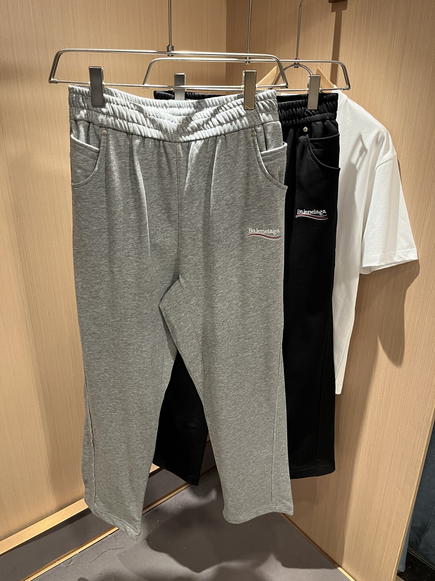  BALENCIA*巴黎*家 2025秋冬新款休闲裤，巴黎世家 刺绣字母logo图案设计！新款现货 YB