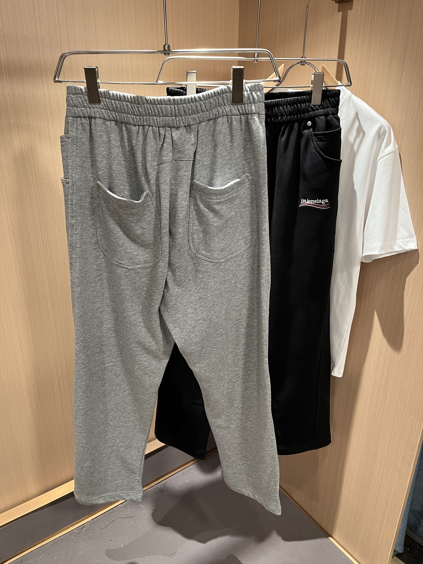  BALENCIA*巴黎*家 2025秋冬新款休闲裤，巴黎世家 刺绣字母logo图案设计！新款现货 YB