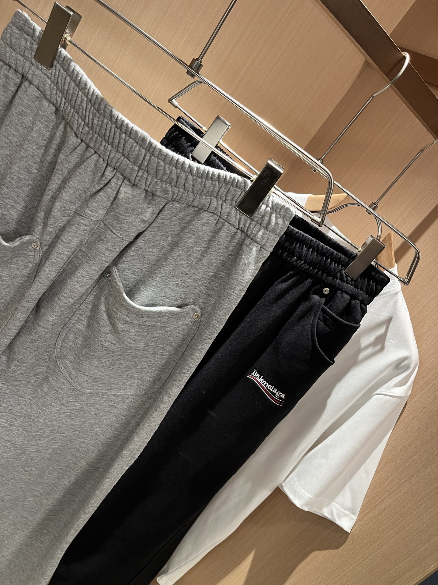  BALENCIA*巴黎*家 2025秋冬新款休闲裤，巴黎世家 刺绣字母logo图案设计！新款现货 YB