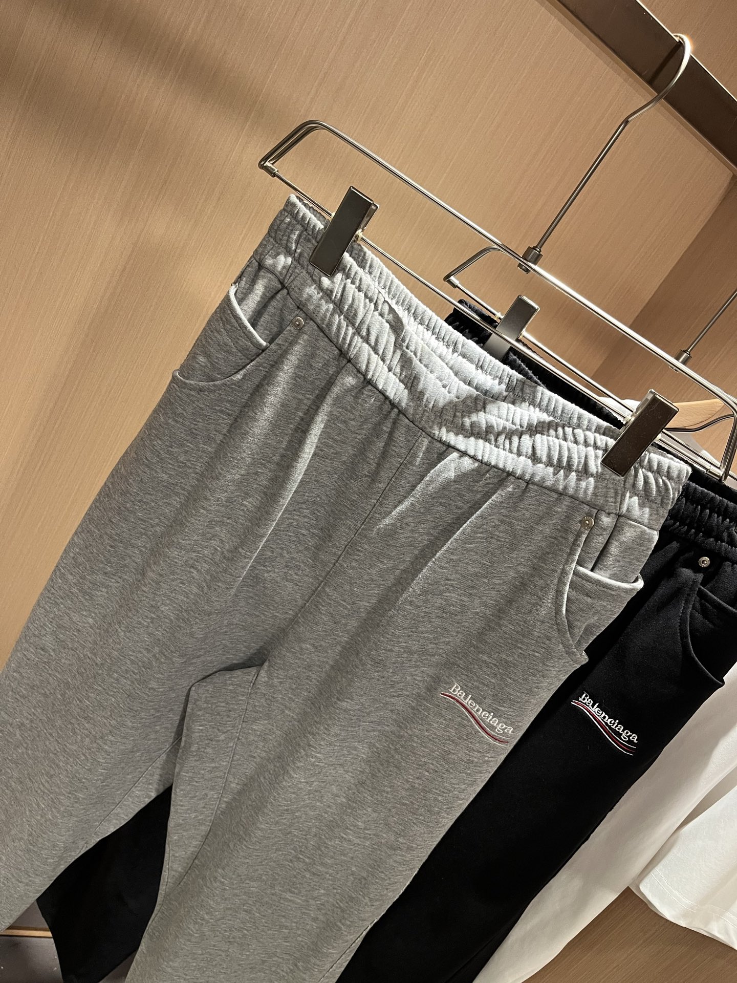  BALENCIA*巴黎*家 2025秋冬新款休闲裤，巴黎世家 刺绣字母logo图案设计！新款现货 YB