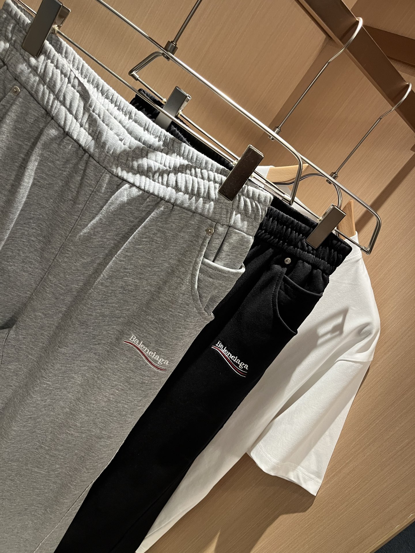  BALENCIA*巴黎*家 2025秋冬新款休闲裤，巴黎世家 刺绣字母logo图案设计！新款现货 YB