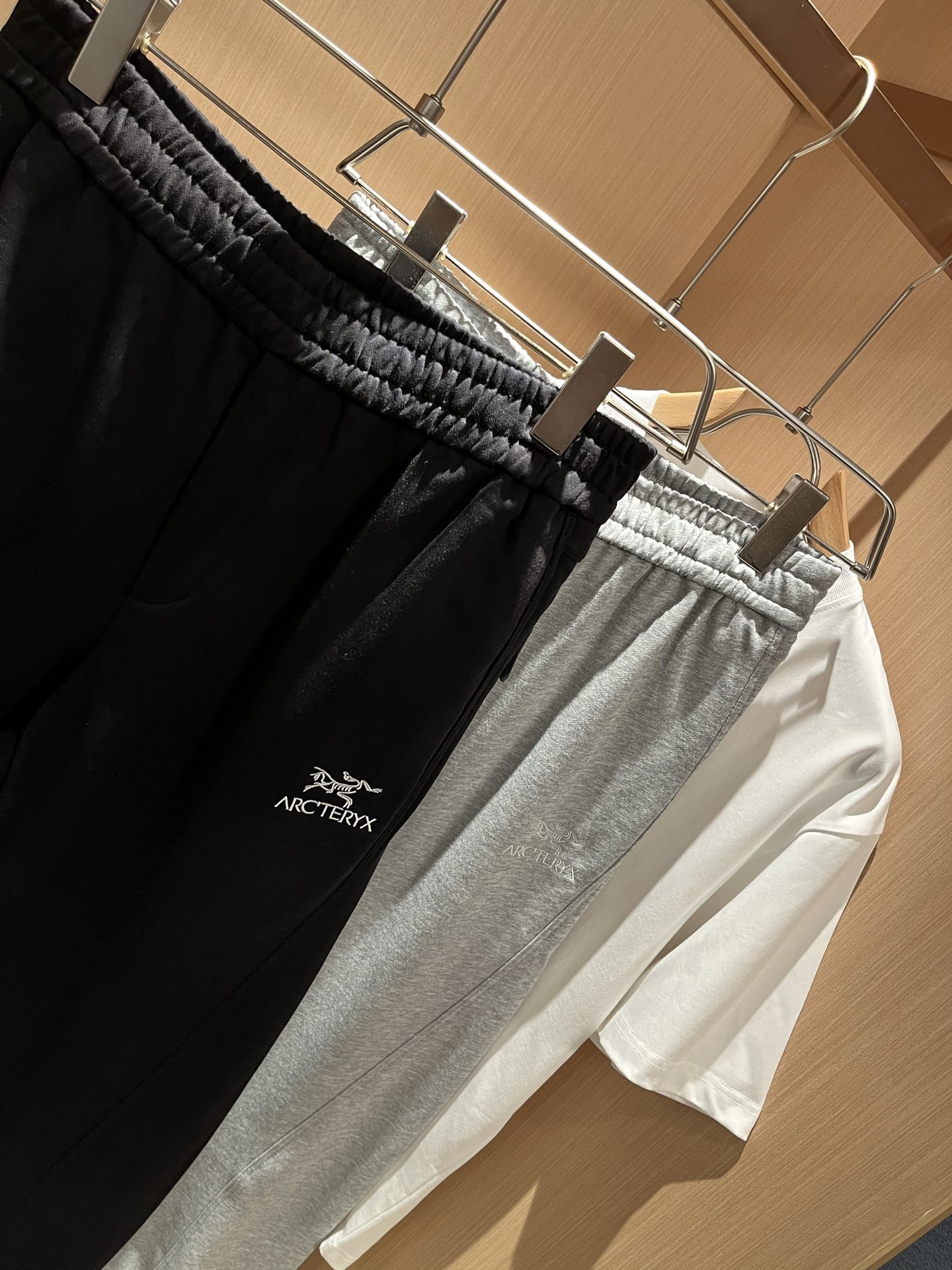  ARCTER*X始*祖鸟 2025秋冬新款休闲运动风格休闲裤，户外品牌可能大家第一想到的就是加拿大鹅、