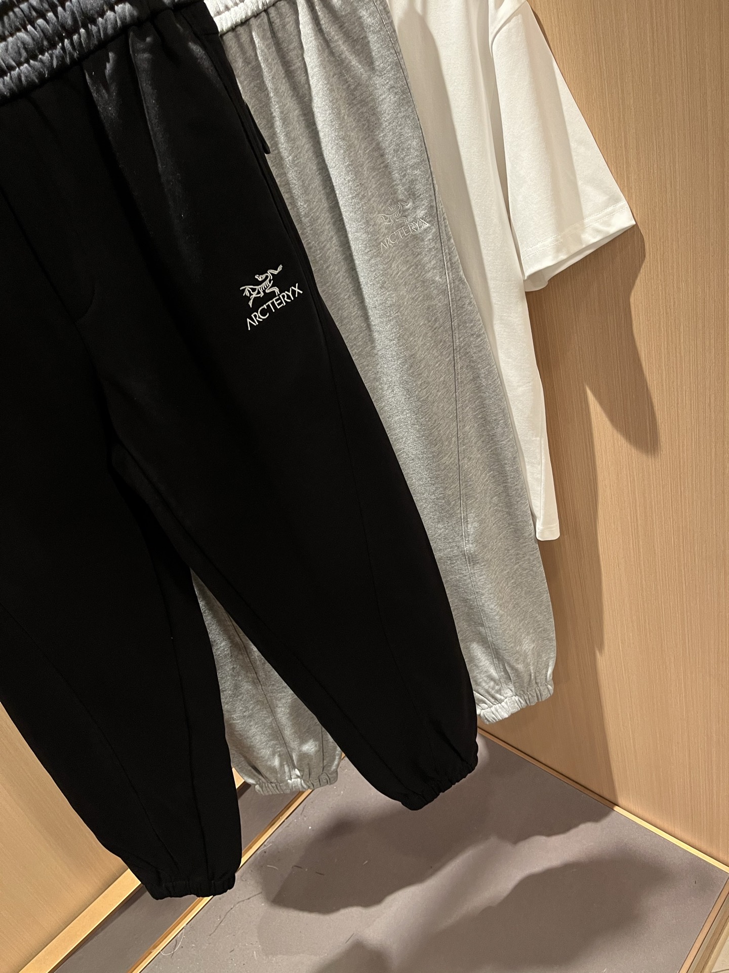  ARCTER*X始*祖鸟 2025秋冬新款休闲运动风格休闲裤，户外品牌可能大家第一想到的就是加拿大鹅、