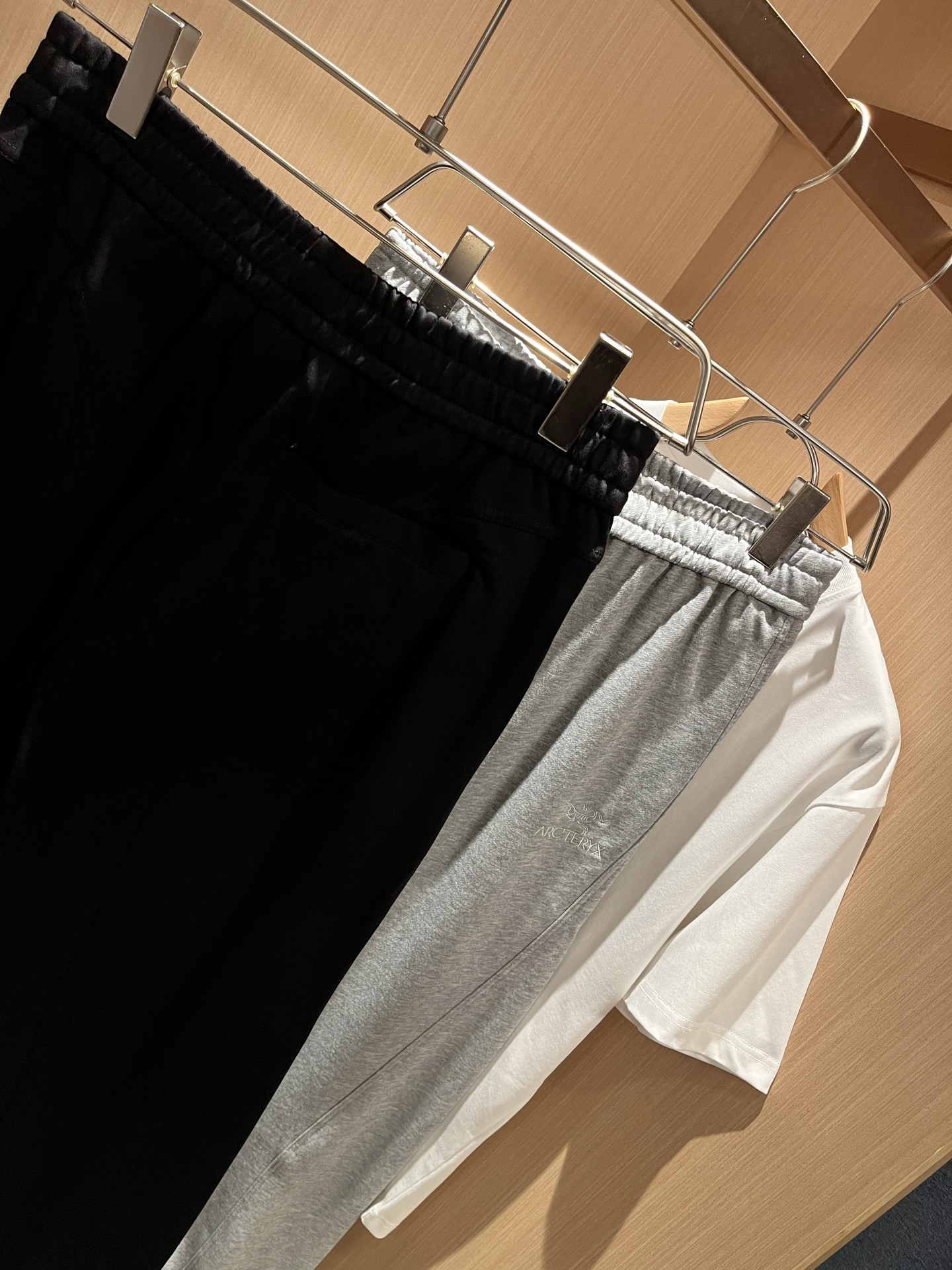  ARCTER*X始*祖鸟 2025秋冬新款休闲运动风格休闲裤，户外品牌可能大家第一想到的就是加拿大鹅、