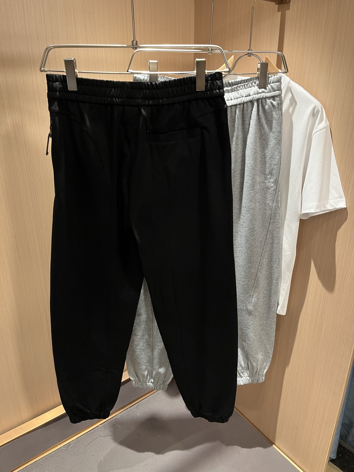  ARCTER*X始*祖鸟 2025秋冬新款休闲运动风格休闲裤，户外品牌可能大家第一想到的就是加拿大鹅、