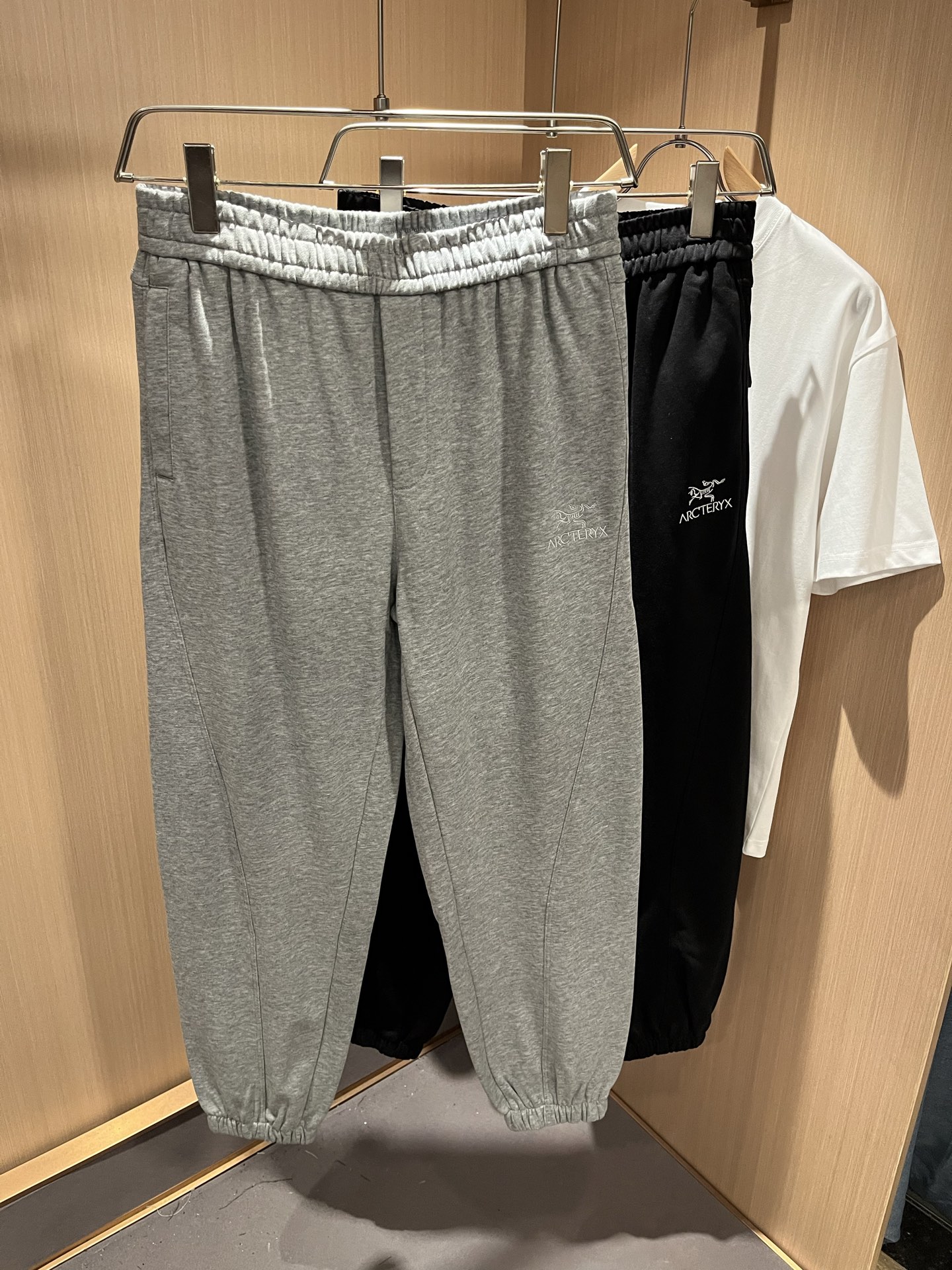  ARCTER*X始*祖鸟 2025秋冬新款休闲运动风格休闲裤，户外品牌可能大家第一想到的就是加拿大鹅、