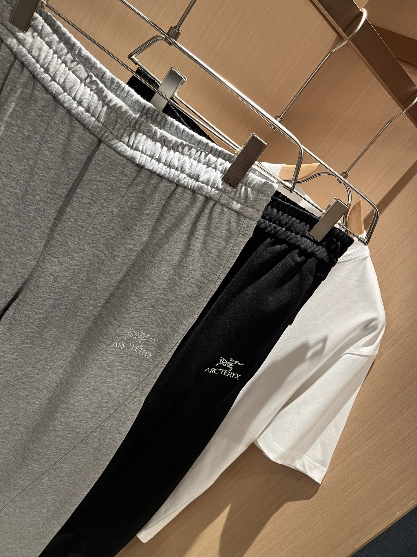  ARCTER*X始*祖鸟 2025秋冬新款休闲运动风格休闲裤，户外品牌可能大家第一想到的就是加拿大鹅、