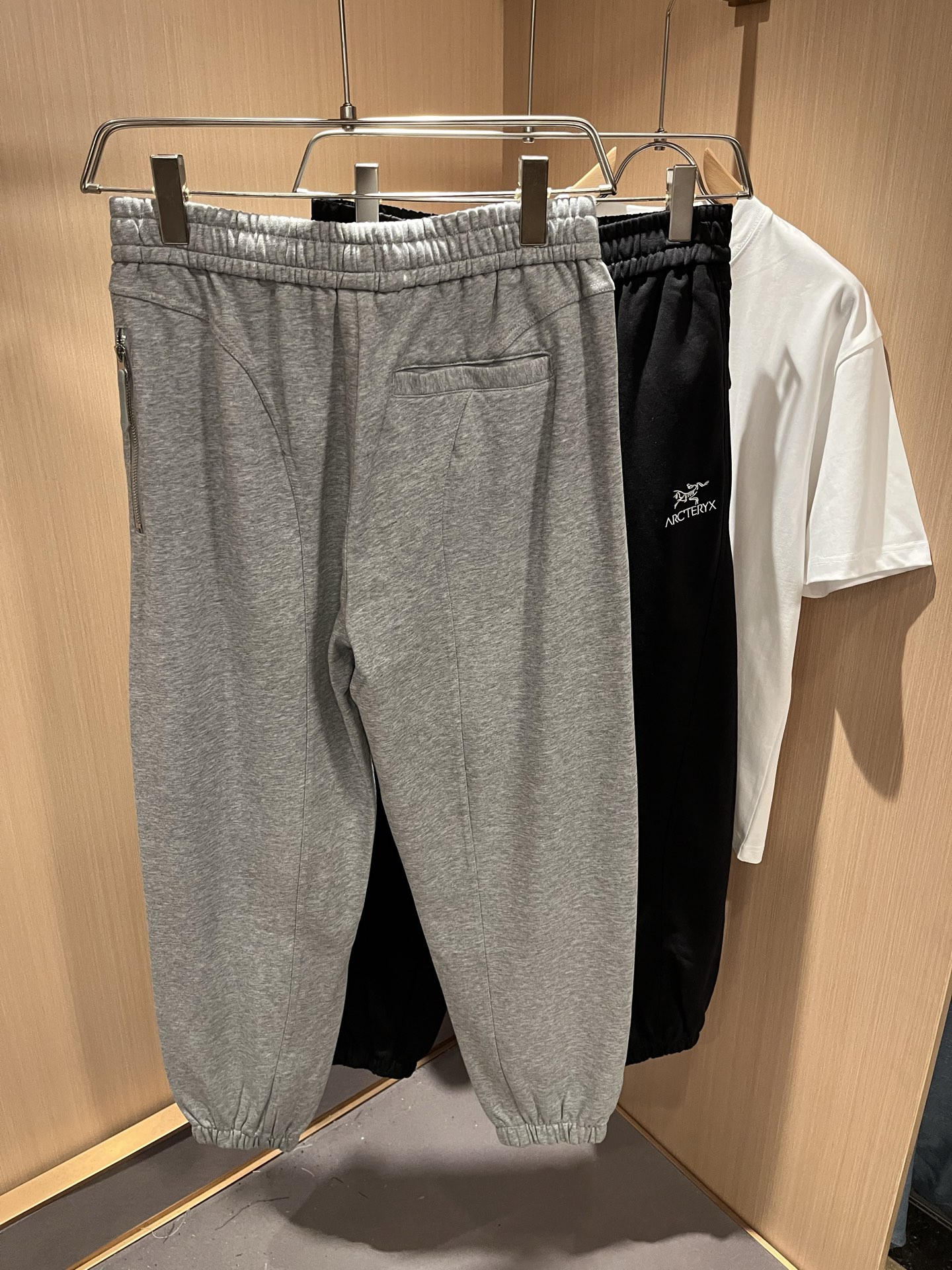  ARCTER*X始*祖鸟 2025秋冬新款休闲运动风格休闲裤，户外品牌可能大家第一想到的就是加拿大鹅、