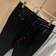 Kiton 2025秋冬新品男士高端休闲百搭四季通勤修身剪裁休闲裤!对于粉丝来说,这样大气的经典设计足矣 Kiton 2025秋冬新品男士高端休闲百搭四季通勤修身剪裁休闲裤!对于粉丝来说,这样大气的经典设计足矣