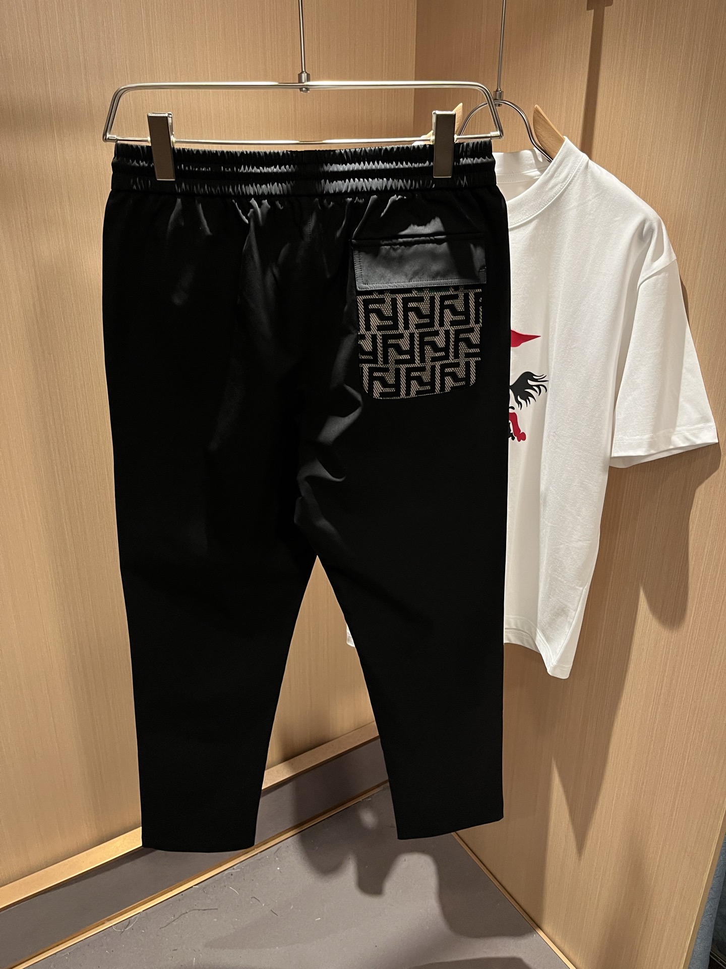 FEN*DI芬*迪 2025秋冬新款经典休闲百搭抽绳休闲裤，贸易公司渠道订单，FD早春百搭休闲短裤，大牌