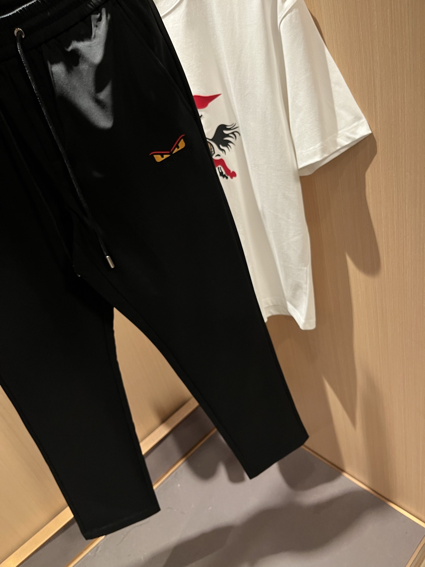 FEN*DI芬*迪 2025秋冬新款经典休闲百搭抽绳休闲裤，贸易公司渠道订单，FD早春百搭休闲短裤，大牌