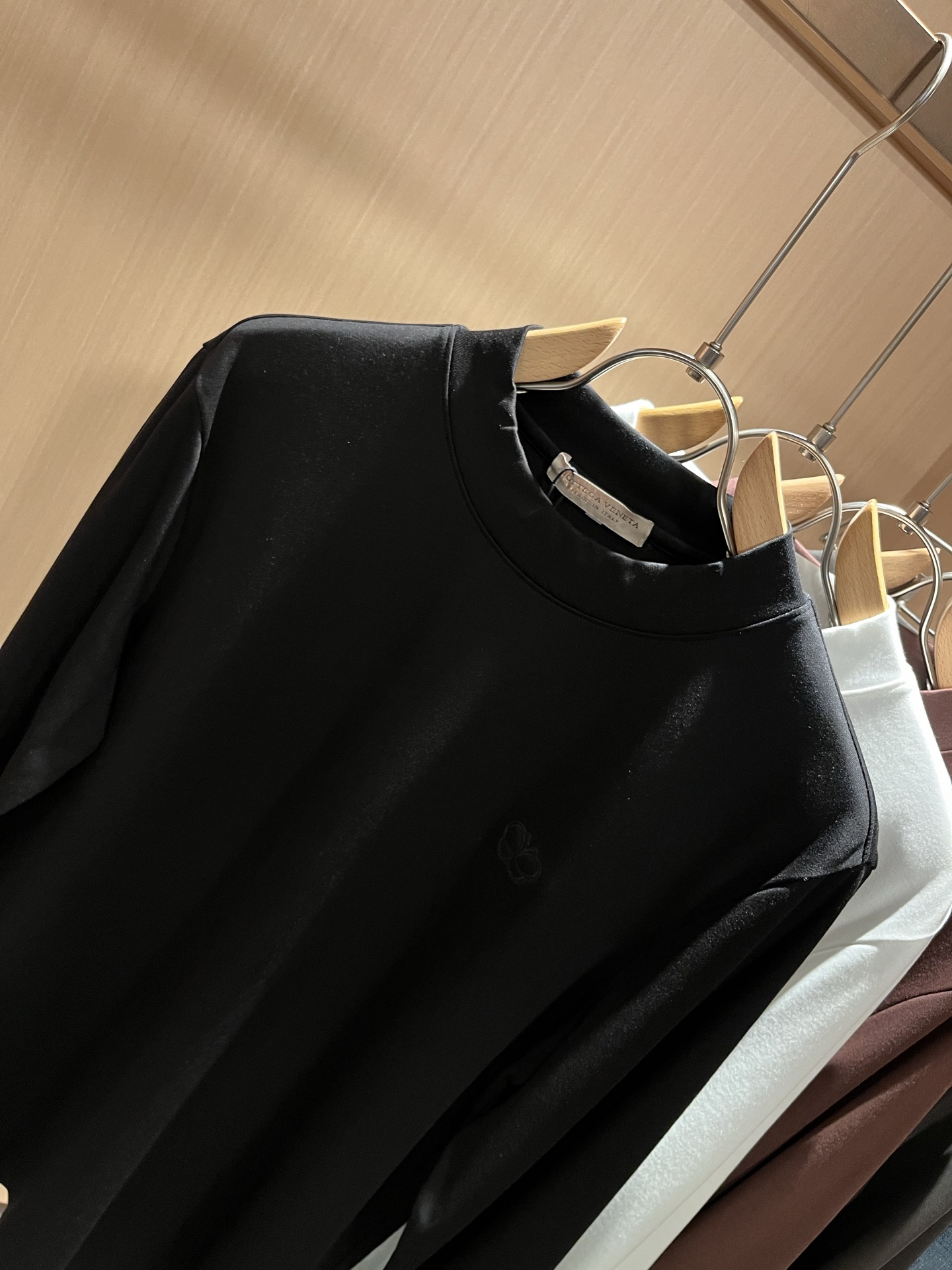 BottegaVene*a宝*嘉 2025秋冬新款男士打底衫，这是今年目前为止最牛批的一款纯色高品质面料