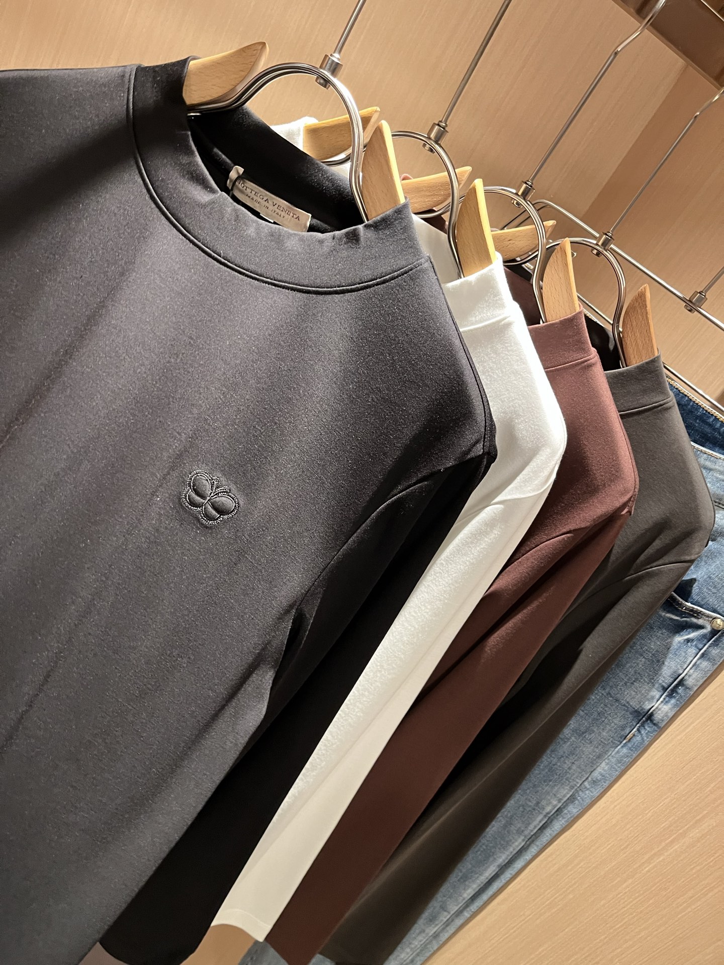 BottegaVene*a宝*嘉 2025秋冬新款男士打底衫，这是今年目前为止最牛批的一款纯色高品质面料