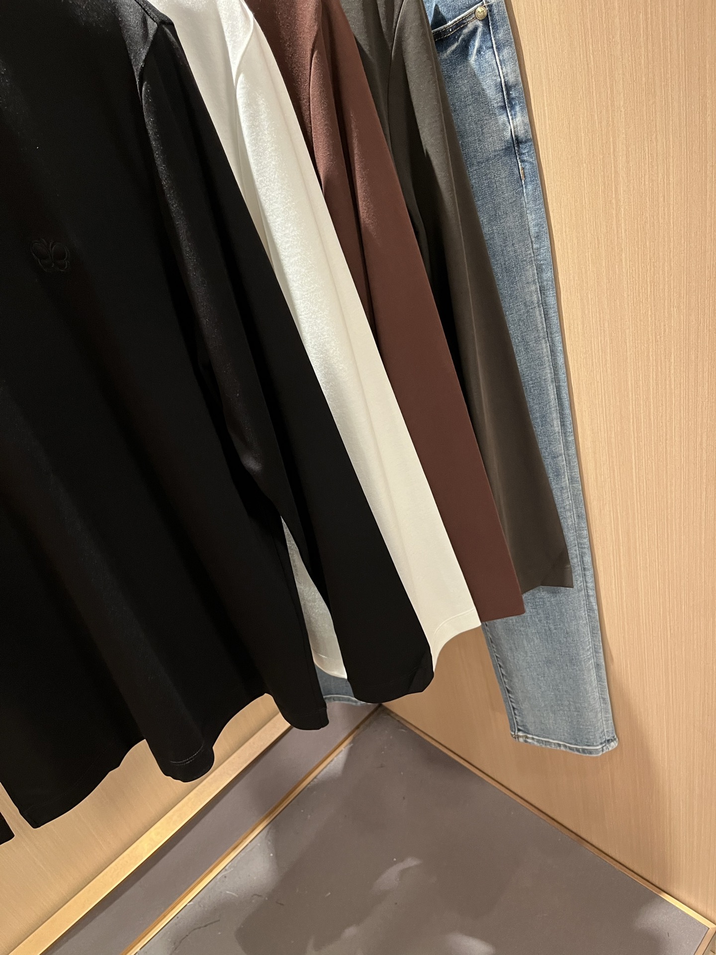 BottegaVene*a宝*嘉 2025秋冬新款男士打底衫，这是今年目前为止最牛批的一款纯色高品质面料