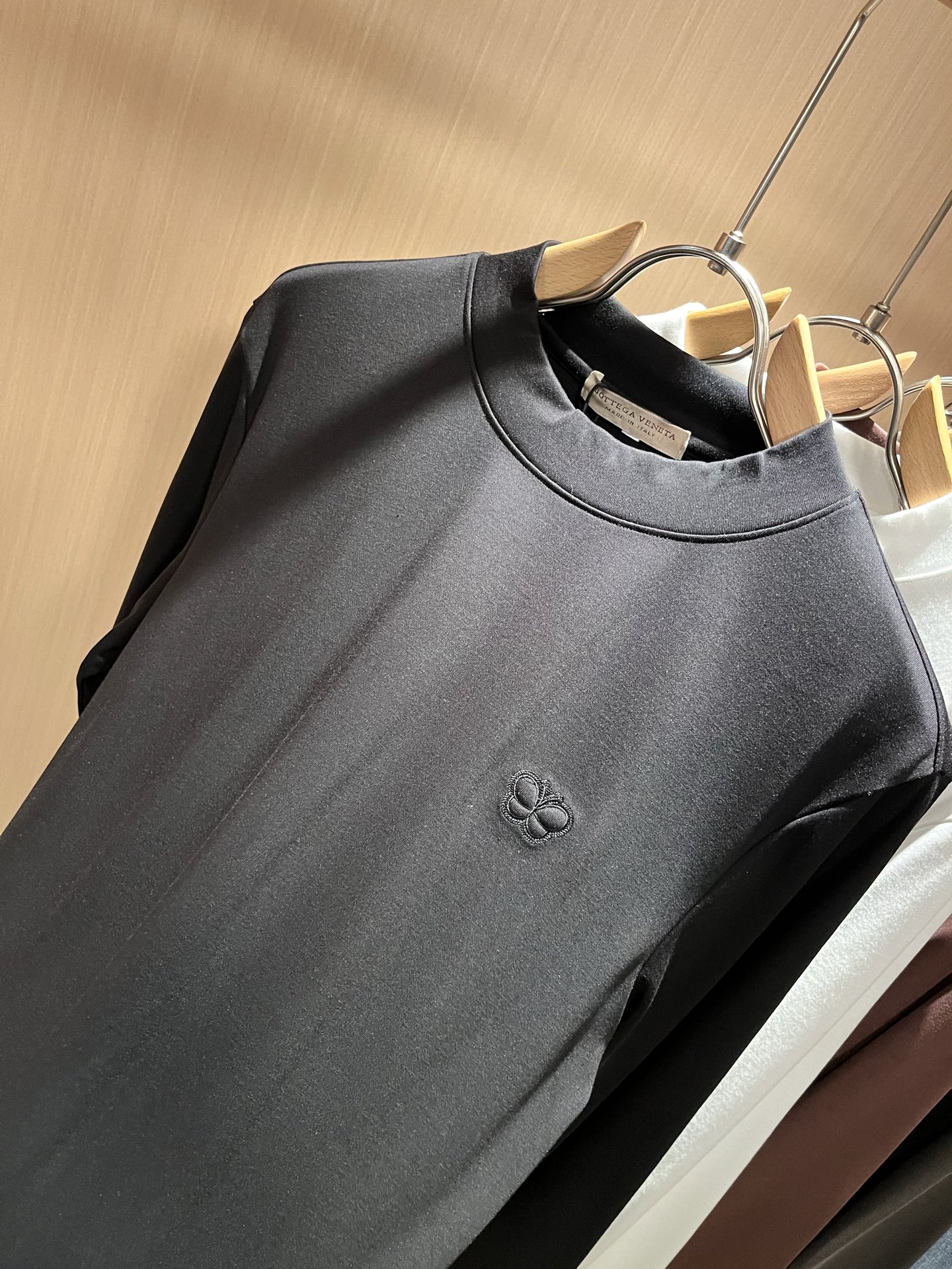 BottegaVene*a宝*嘉 2025秋冬新款男士打底衫，这是今年目前为止最牛批的一款纯色高品质面料