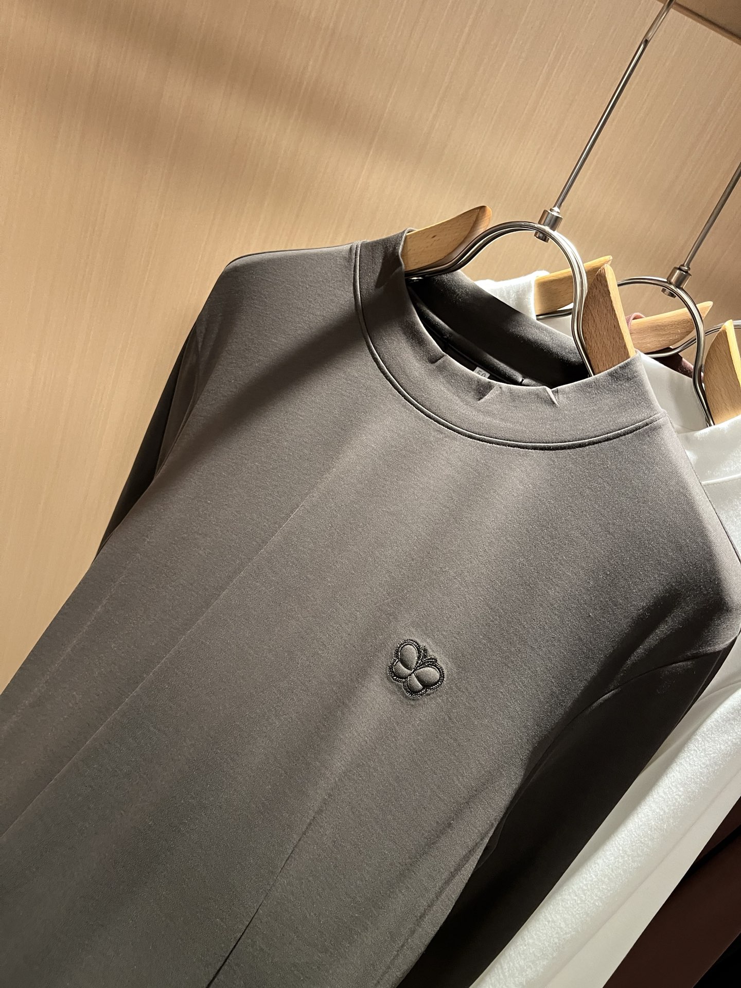 BottegaVene*a宝*嘉 2025秋冬新款男士打底衫，这是今年目前为止最牛批的一款纯色高品质面料