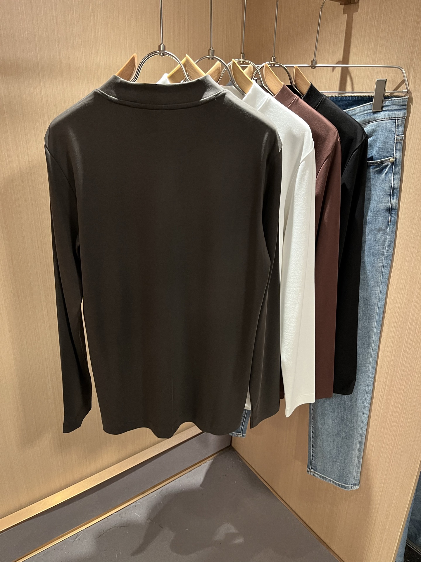 BottegaVene*a宝*嘉 2025秋冬新款男士打底衫，这是今年目前为止最牛批的一款纯色高品质面料