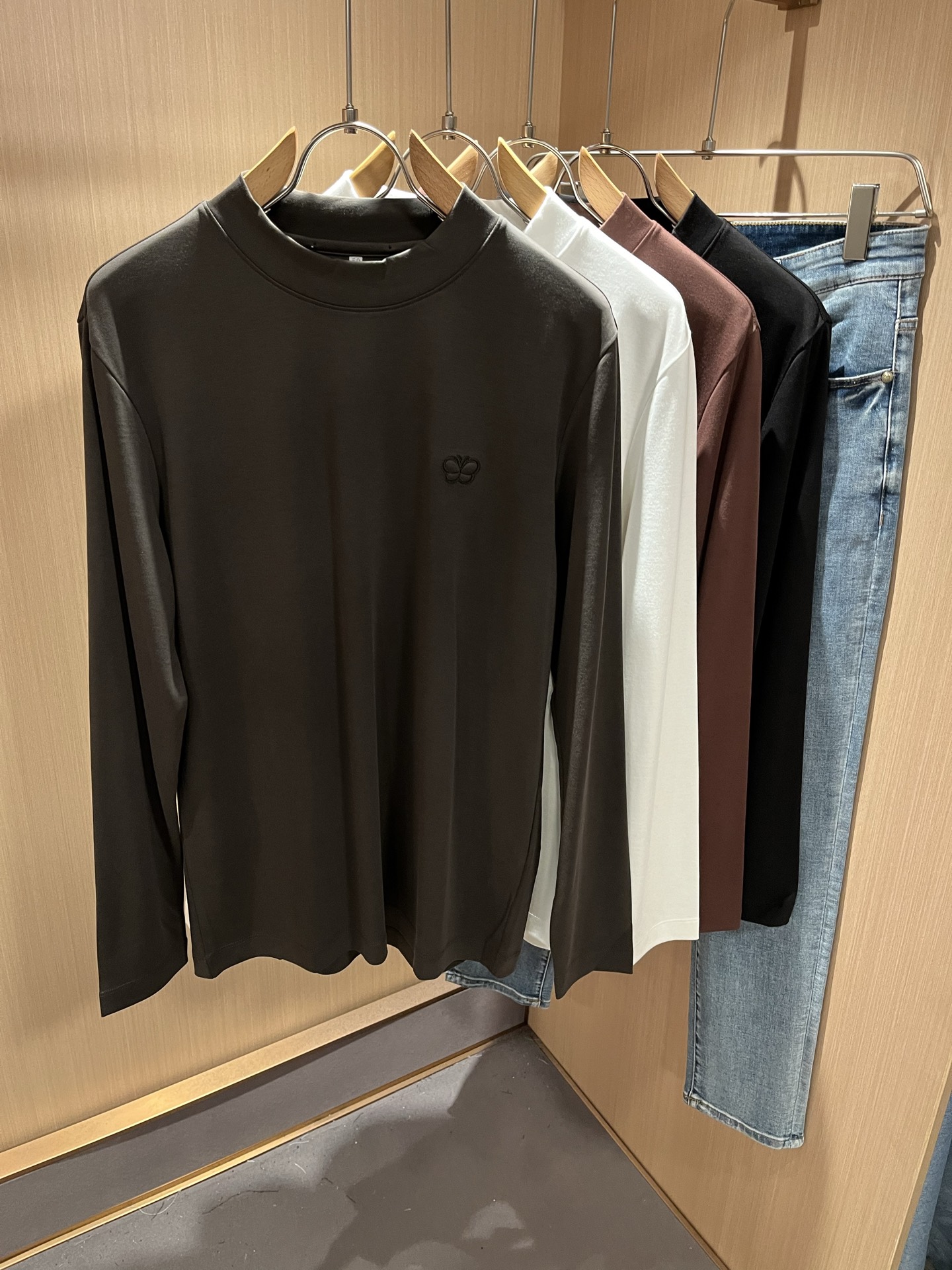 BottegaVene*a宝*嘉 2025秋冬新款男士打底衫，这是今年目前为止最牛批的一款纯色高品质面料