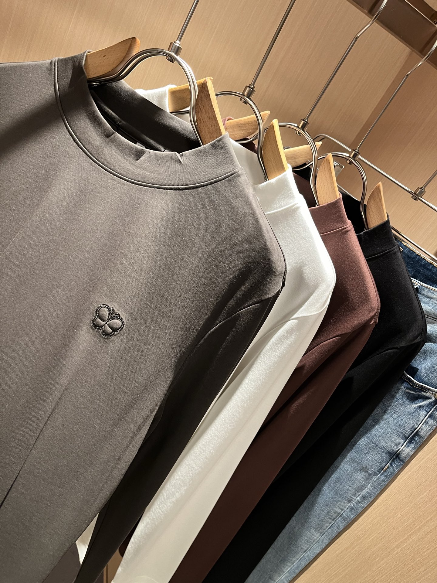 BottegaVene*a宝*嘉 2025秋冬新款男士打底衫，这是今年目前为止最牛批的一款纯色高品质面料