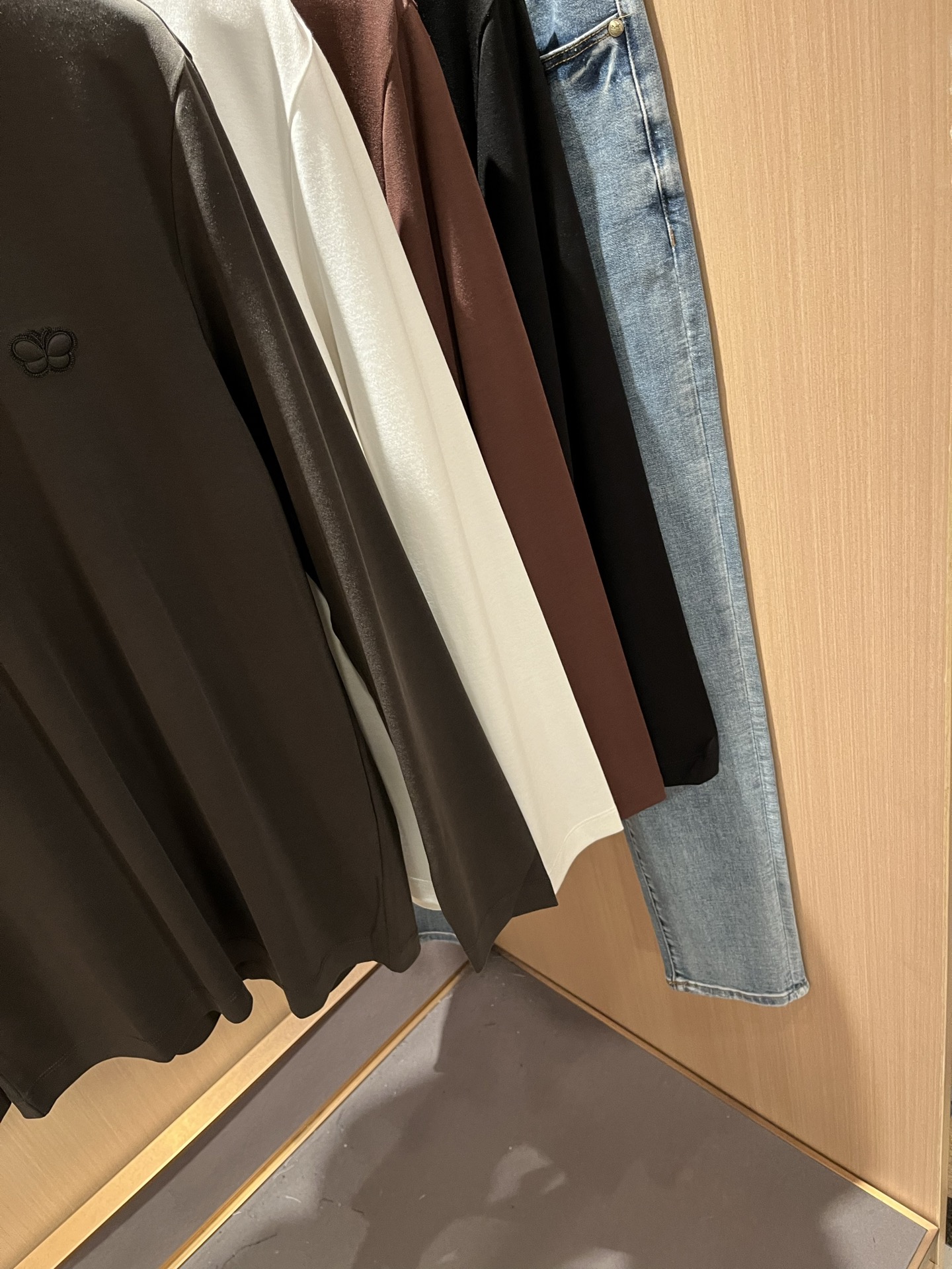 BottegaVene*a宝*嘉 2025秋冬新款男士打底衫，这是今年目前为止最牛批的一款纯色高品质面料