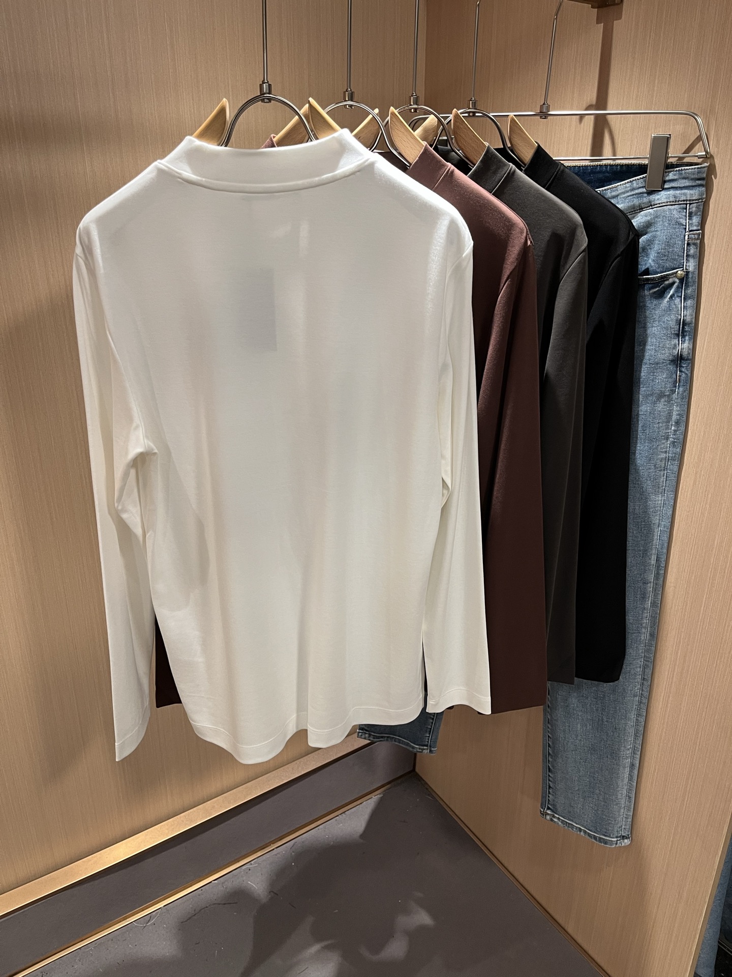 BottegaVene*a宝*嘉 2025秋冬新款男士打底衫，这是今年目前为止最牛批的一款纯色高品质面料