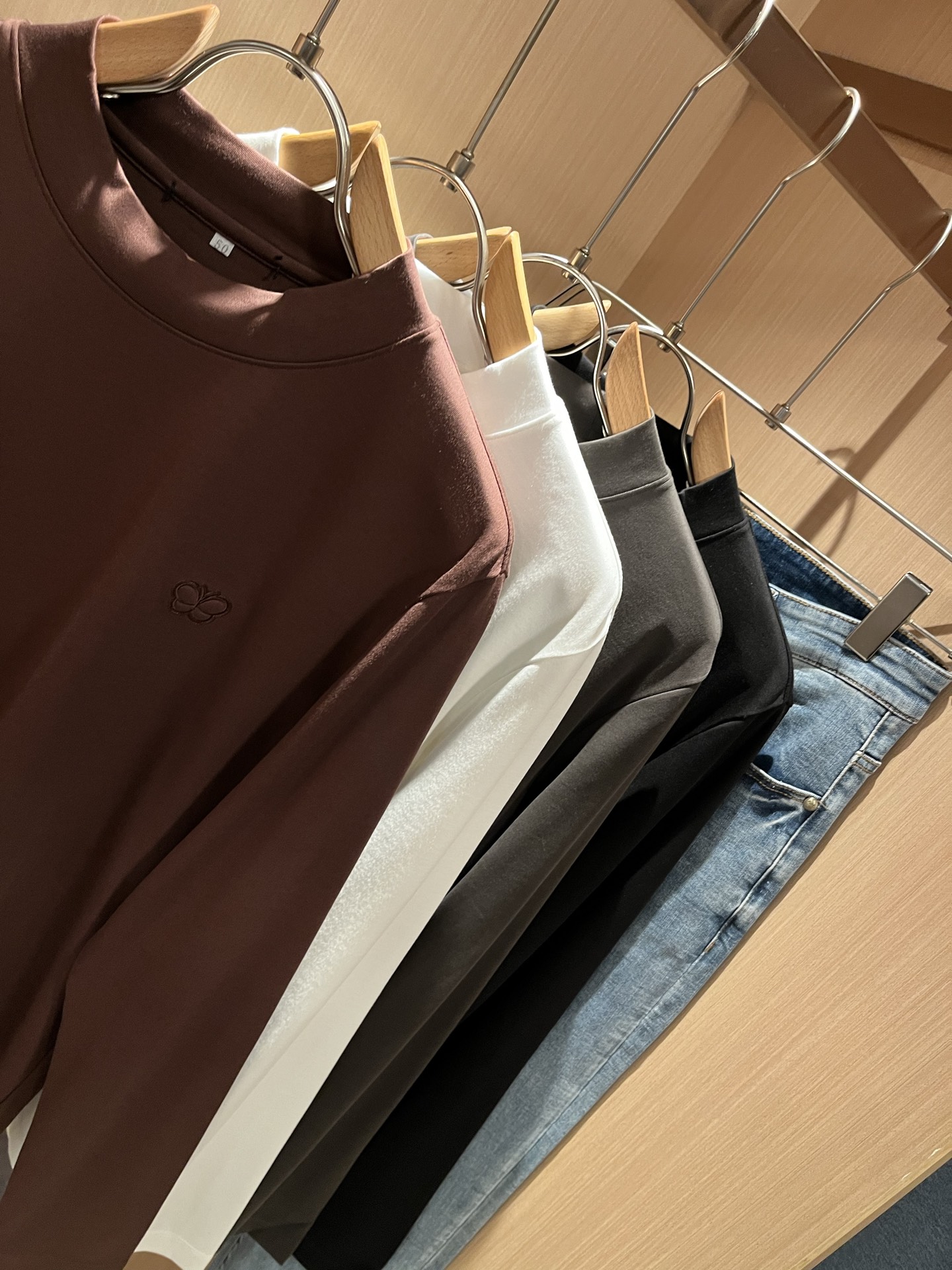 BottegaVene*a宝*嘉 2025秋冬新款男士打底衫，这是今年目前为止最牛批的一款纯色高品质面料