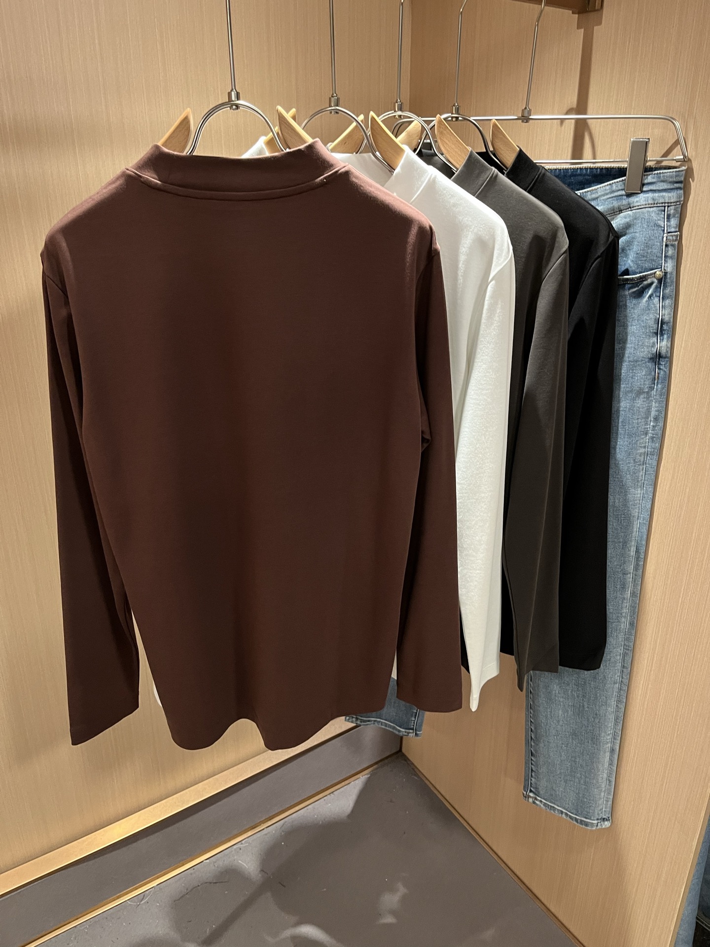 BottegaVene*a宝*嘉 2025秋冬新款男士打底衫，这是今年目前为止最牛批的一款纯色高品质面料