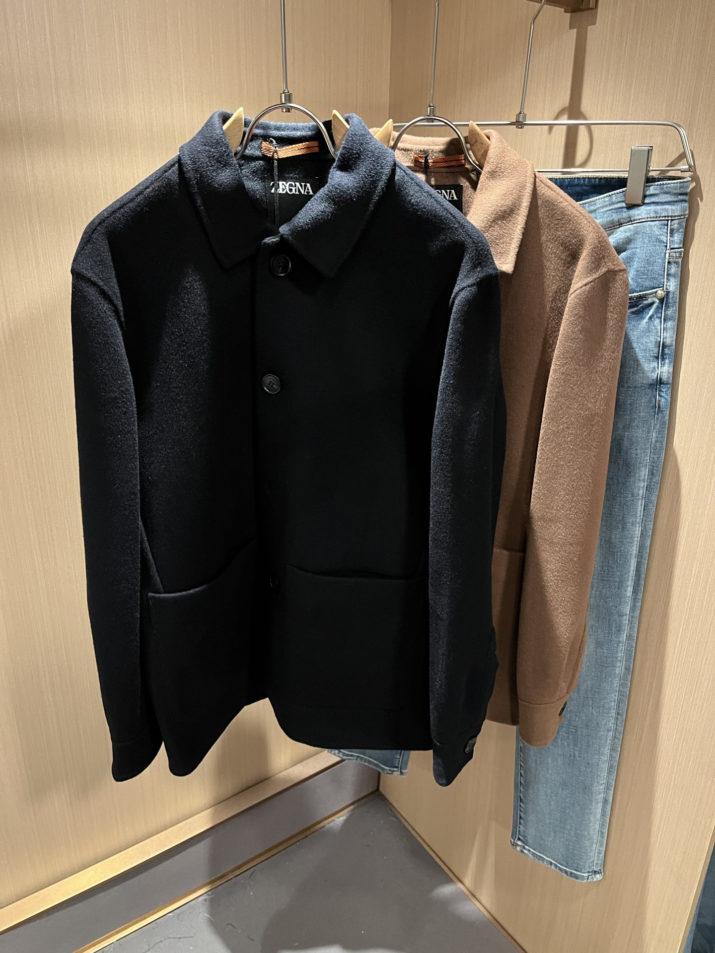   Ermenegildo Zeg*a杰*亚 2025秋冬新款男士夹克外套，外贸公司订单！客供羊毛呢材质