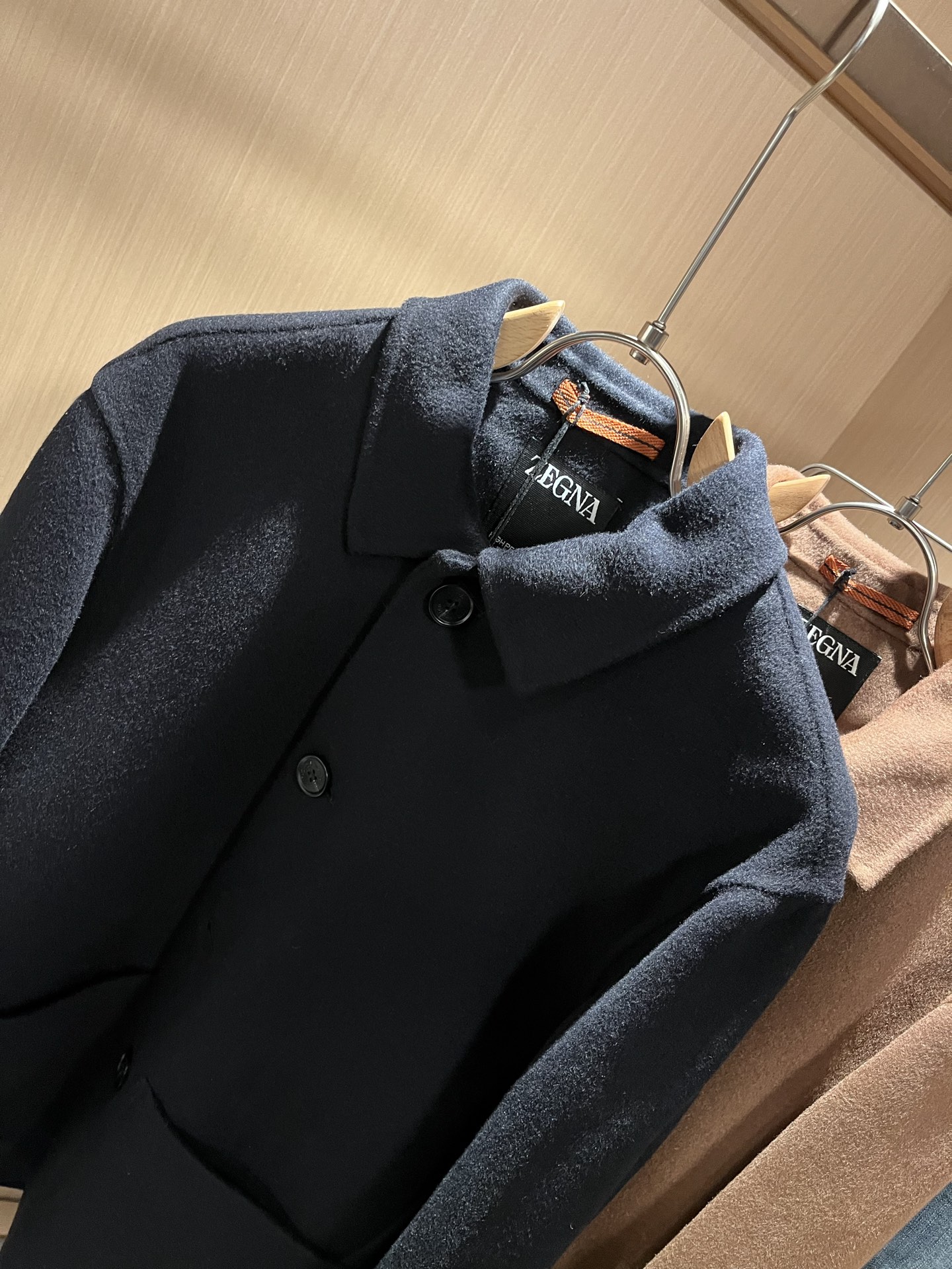   Ermenegildo Zeg*a杰*亚 2025秋冬新款男士夹克外套，外贸公司订单！客供羊毛呢材质