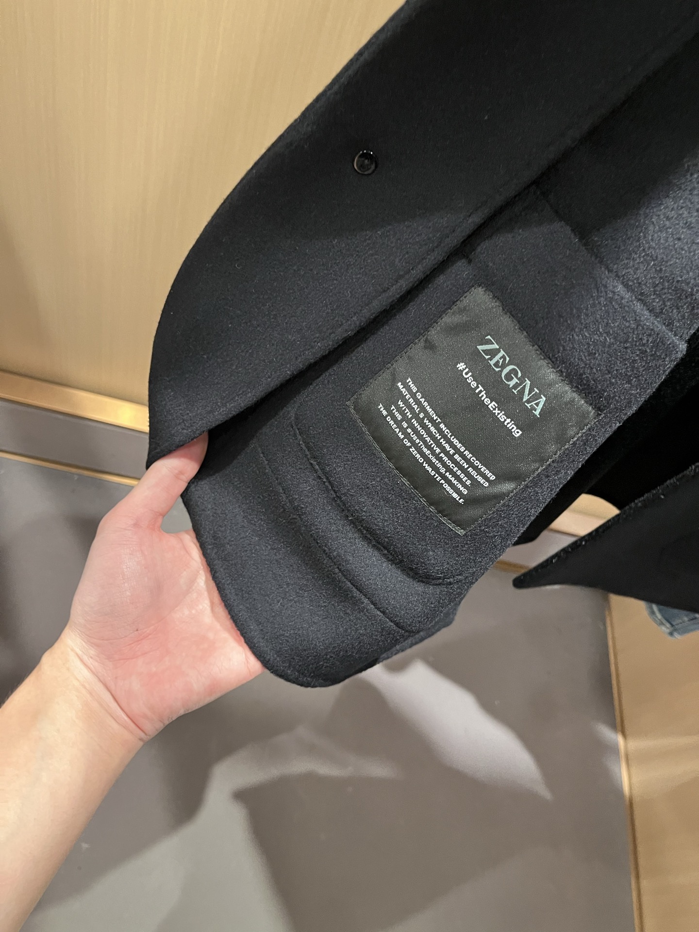   Ermenegildo Zeg*a杰*亚 2025秋冬新款男士夹克外套，外贸公司订单！客供羊毛呢材质