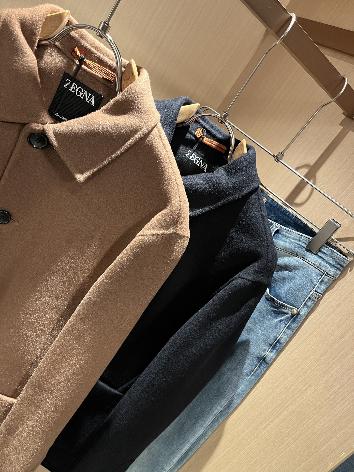   Ermenegildo Zeg*a杰*亚 2025秋冬新款男士夹克外套，外贸公司订单！客供羊毛呢材质