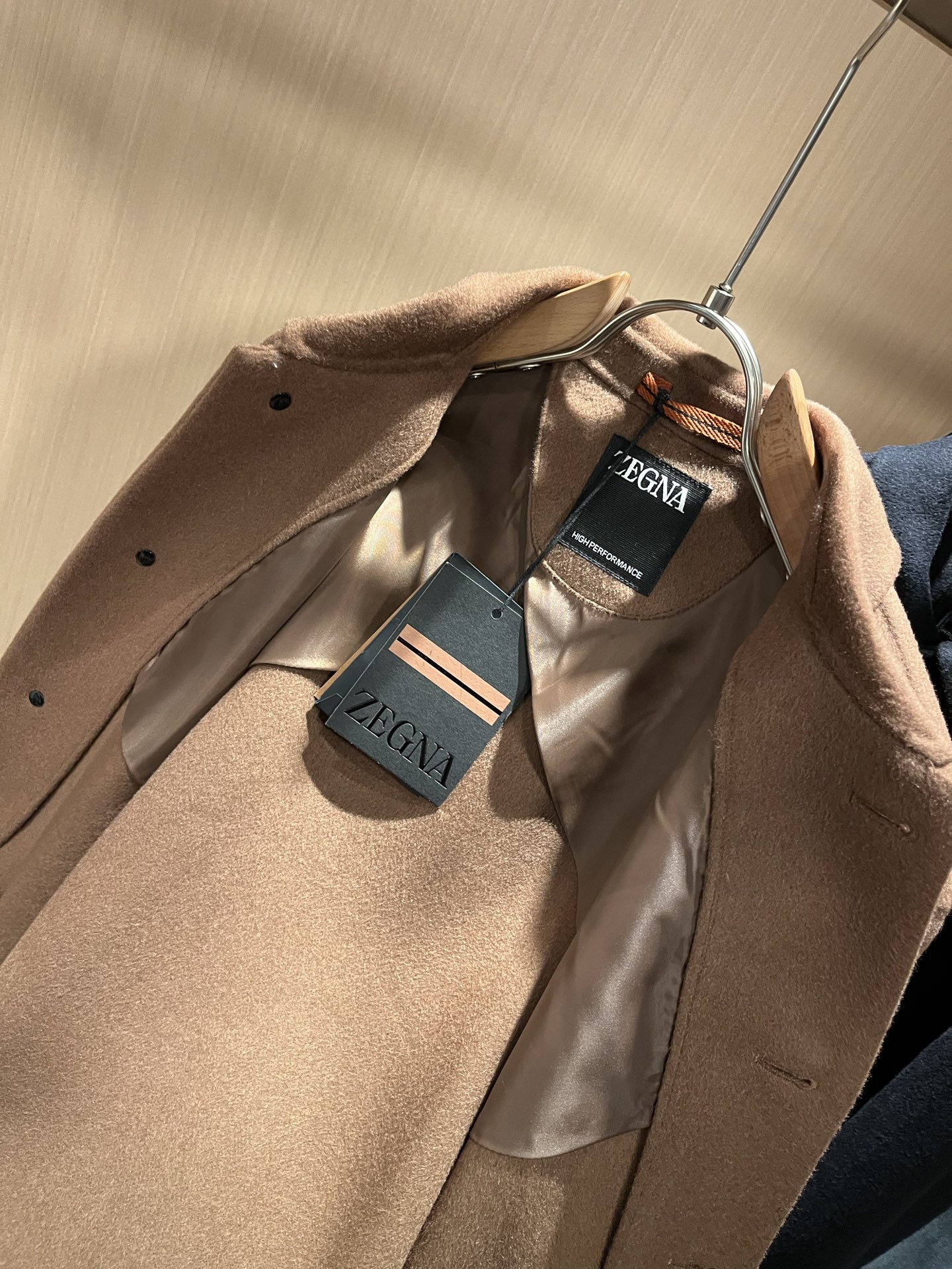   Ermenegildo Zeg*a杰*亚 2025秋冬新款男士夹克外套，外贸公司订单！客供羊毛呢材质