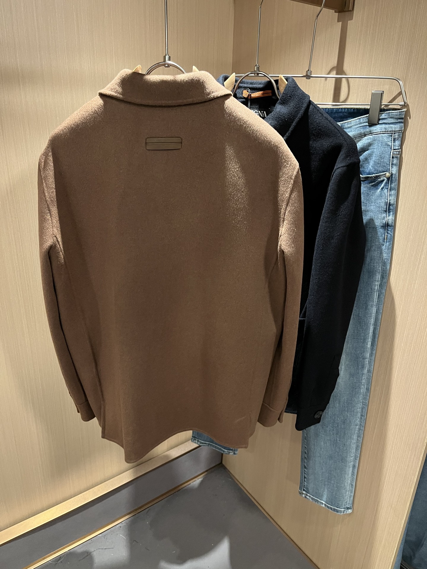   Ermenegildo Zeg*a杰*亚 2025秋冬新款男士夹克外套，外贸公司订单！客供羊毛呢材质