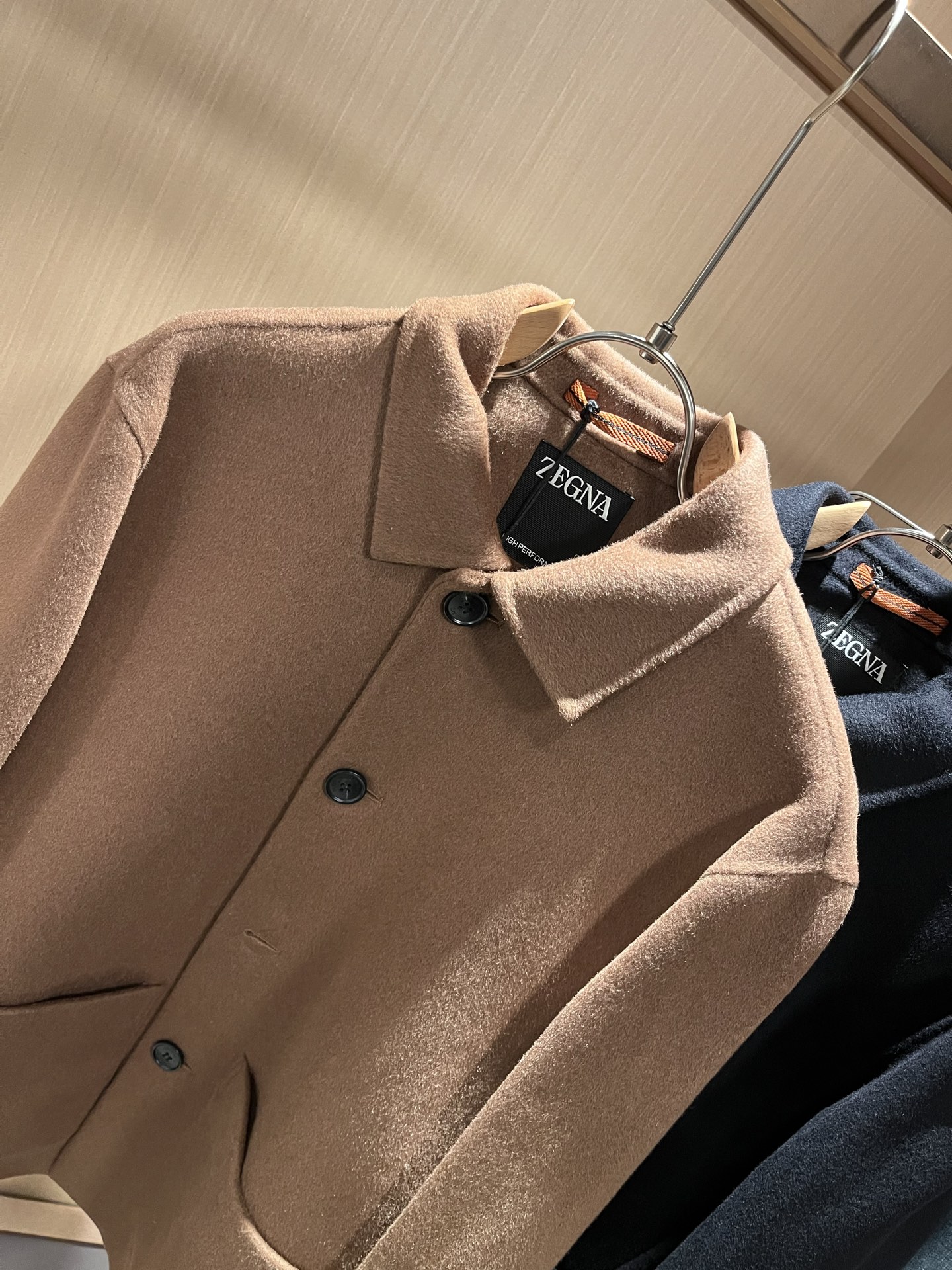   Ermenegildo Zeg*a杰*亚 2025秋冬新款男士夹克外套，外贸公司订单！客供羊毛呢材质