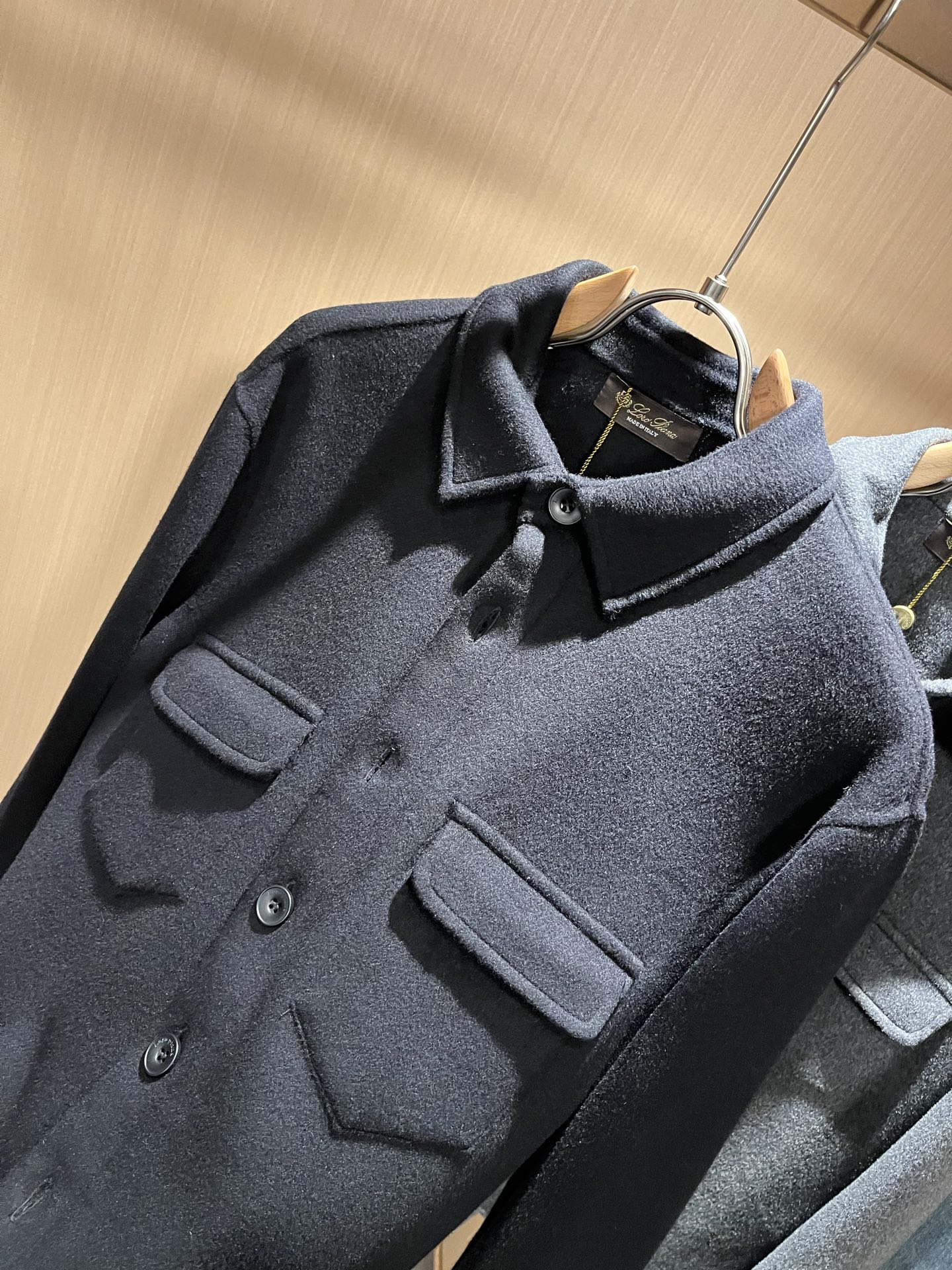  Loro Piana诺悠翩雅 2025秋冬新品男士休闲夹克外套，外贸公司订单！客供羊毛呢材质，经典的专