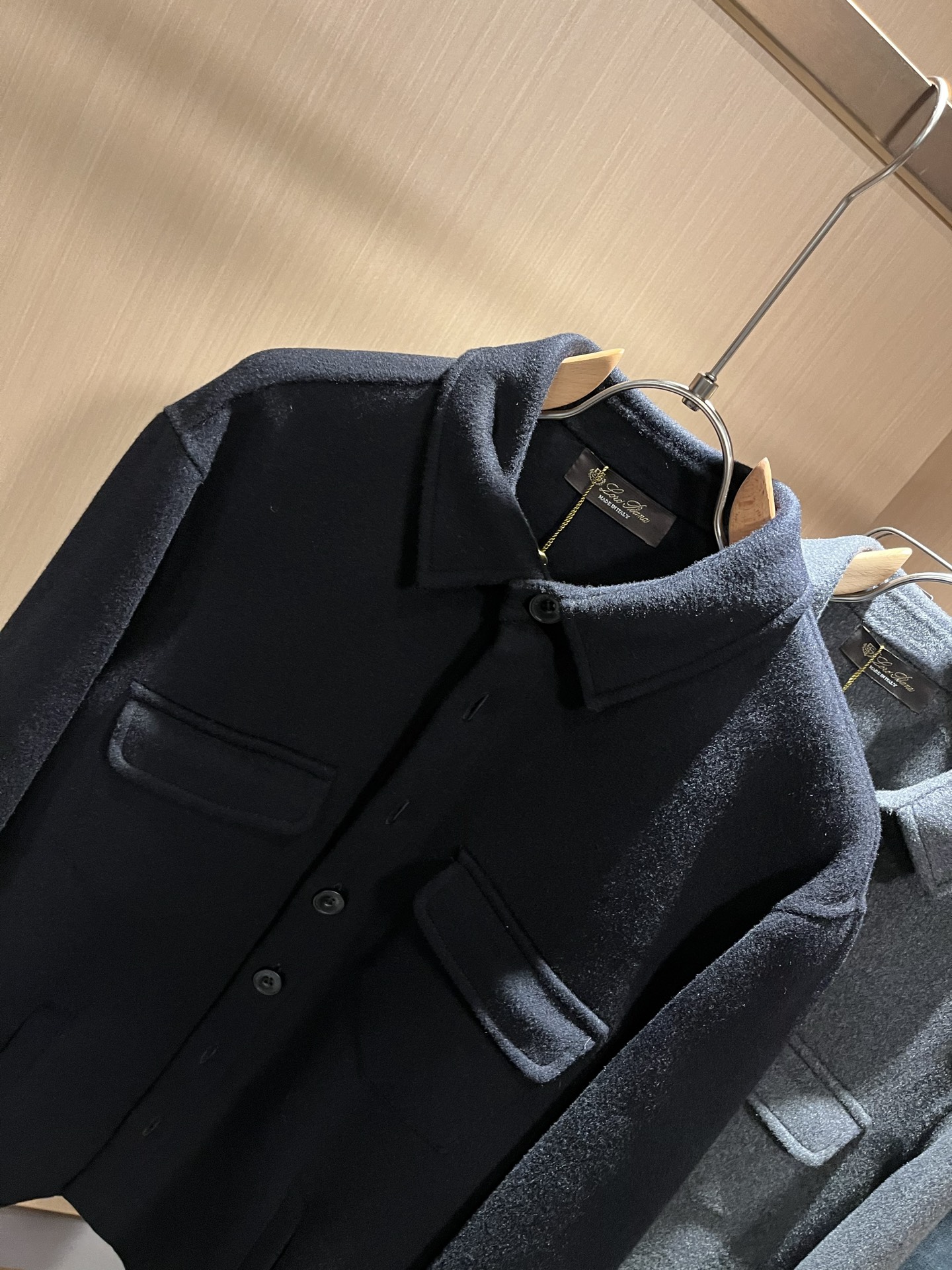  Loro Piana诺悠翩雅 2025秋冬新品男士休闲夹克外套，外贸公司订单！客供羊毛呢材质，经典的专