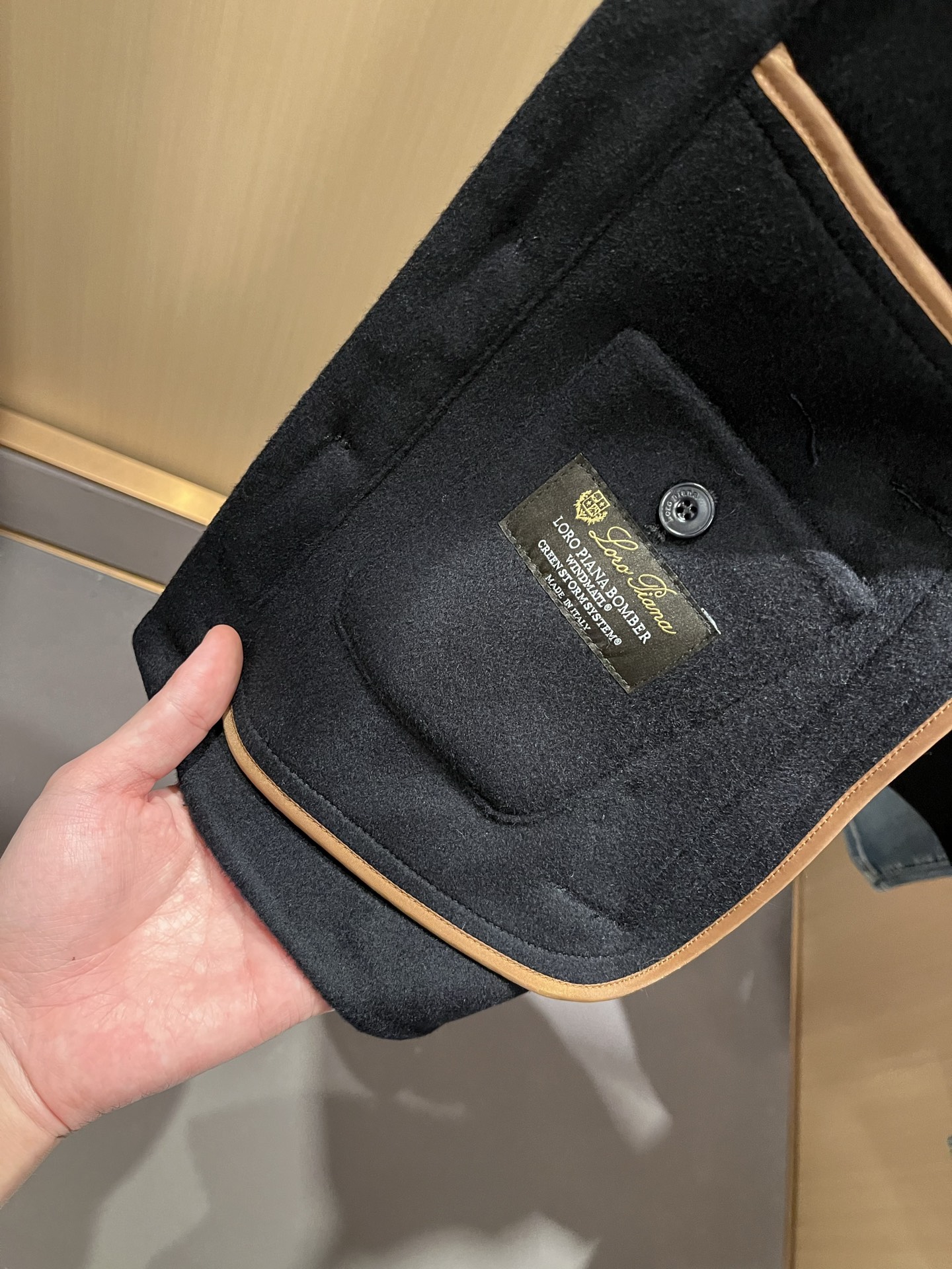  Loro Piana诺悠翩雅 2025秋冬新品男士休闲夹克外套，外贸公司订单！客供羊毛呢材质，经典的专