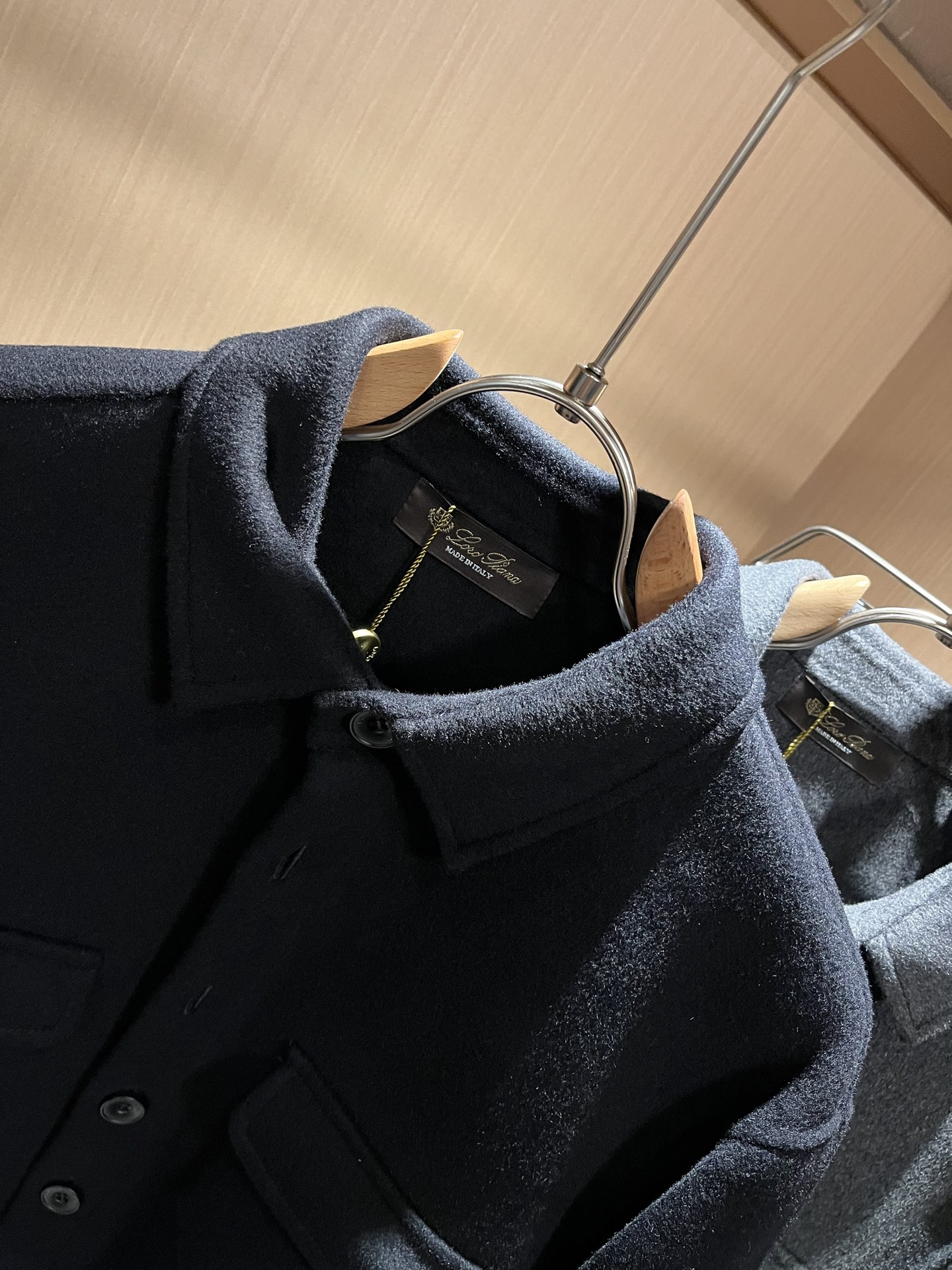  Loro Piana诺悠翩雅 2025秋冬新品男士休闲夹克外套，外贸公司订单！客供羊毛呢材质，经典的专