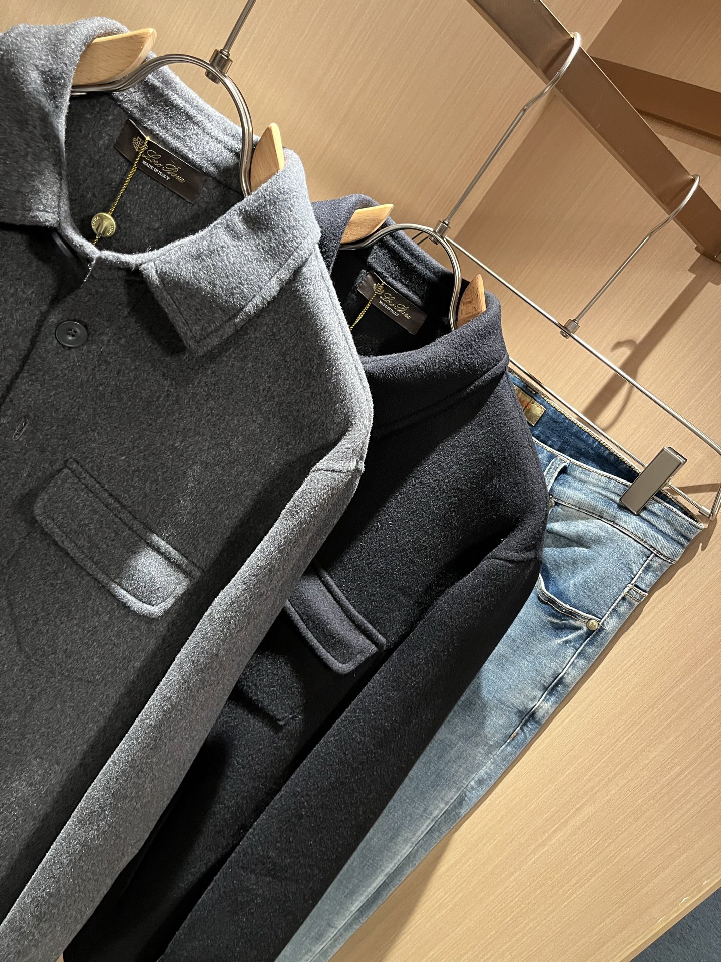  Loro Piana诺悠翩雅 2025秋冬新品男士休闲夹克外套，外贸公司订单！客供羊毛呢材质，经典的专