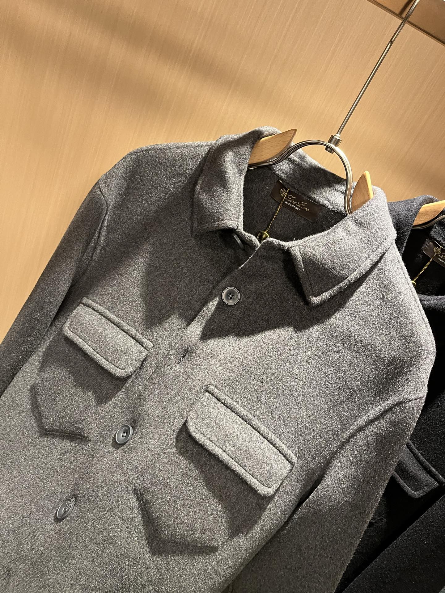  Loro Piana诺悠翩雅 2025秋冬新品男士休闲夹克外套，外贸公司订单！客供羊毛呢材质，经典的专