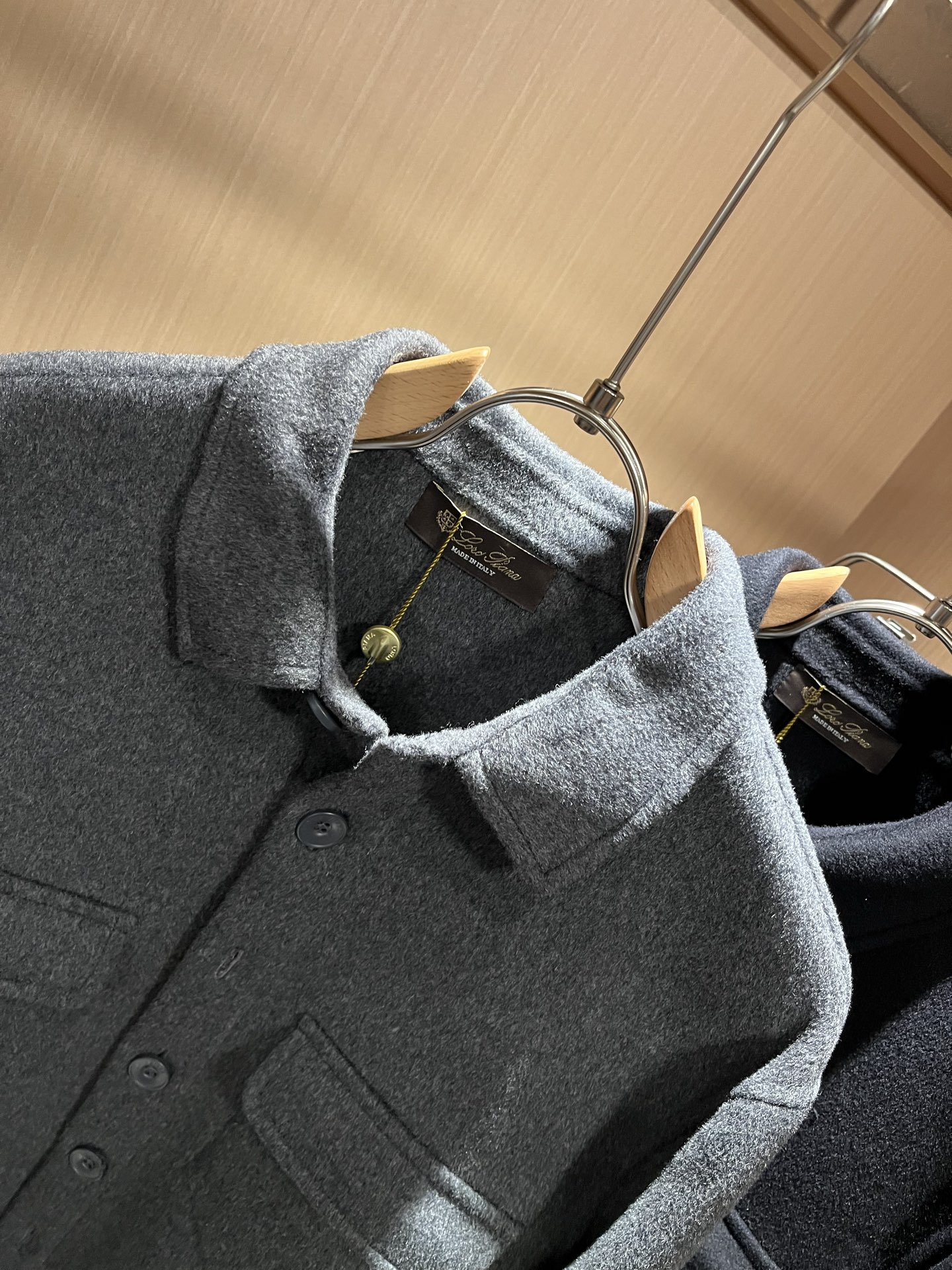  Loro Piana诺悠翩雅 2025秋冬新品男士休闲夹克外套，外贸公司订单！客供羊毛呢材质，经典的专